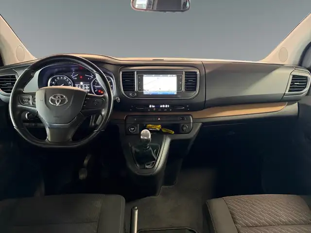 Toyota Proace view 11