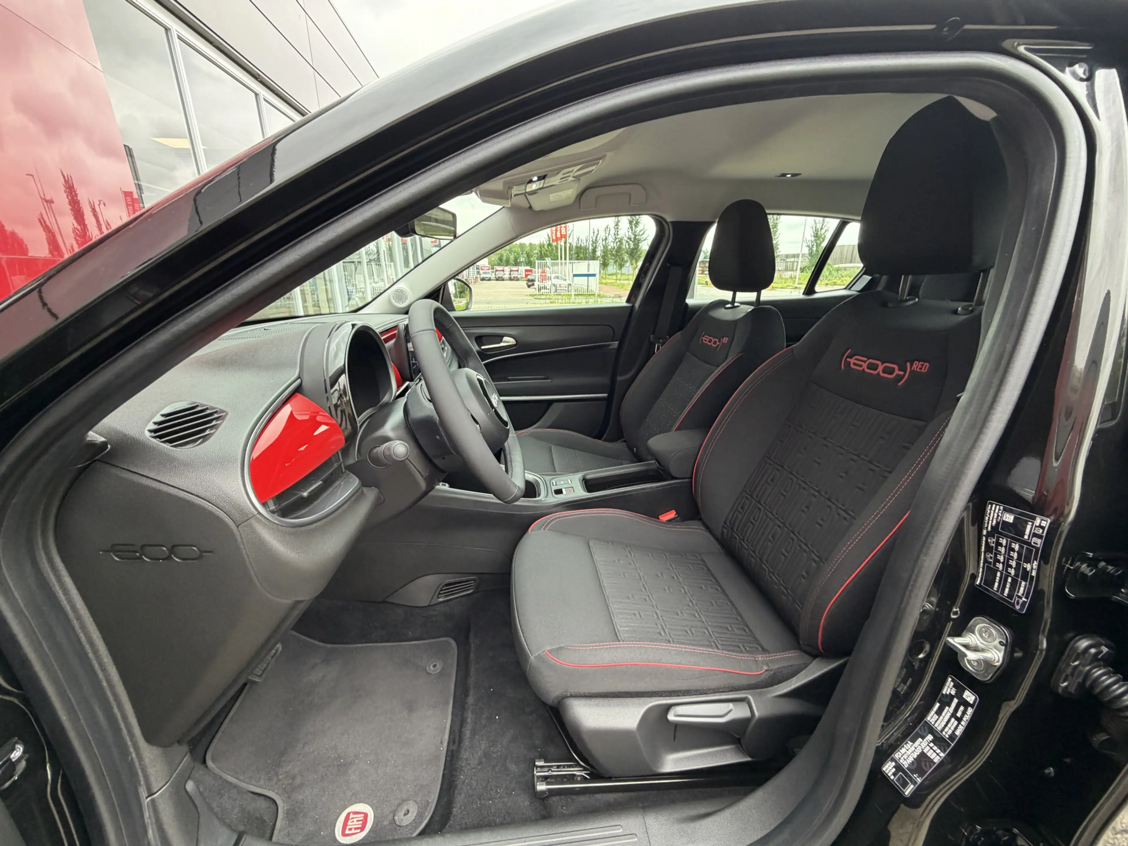 Fiat 600e RED 54 kWh | Apple/Android CarPlay — photo 4
