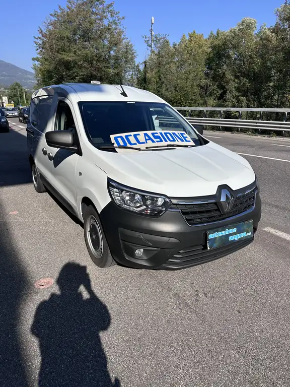 Renault Express 2022 из Европы — купить под ключ