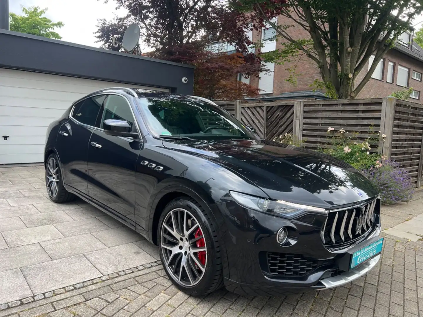 Maserati Levante S*TÜV NEU*1 HAND*DEUTSCHES AUTO*CARBON* Schwarz - 1