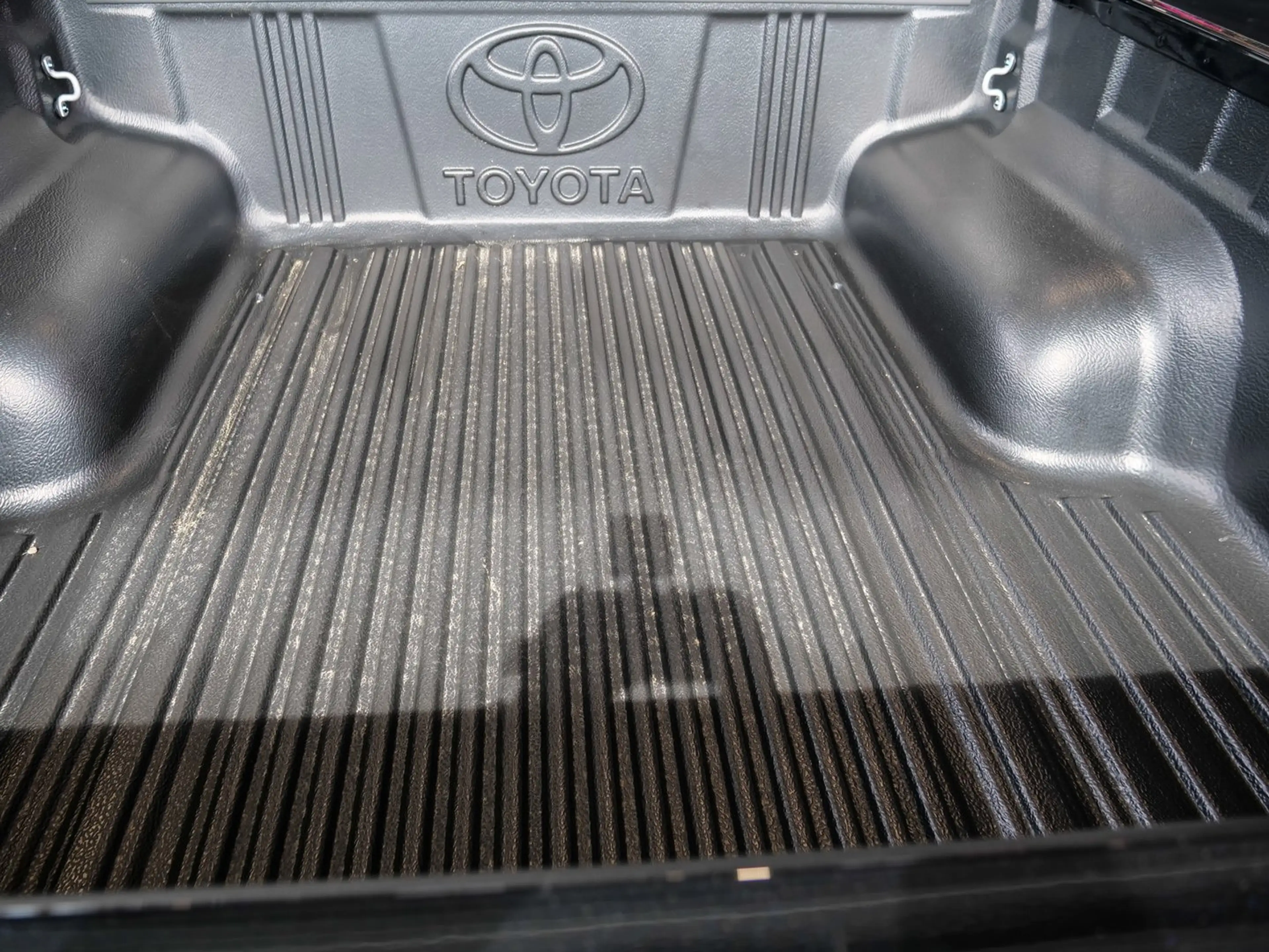 Toyota Hilux 2.8l D-4D 204 PS Double Cab 4X4 Invincible — photo 13
