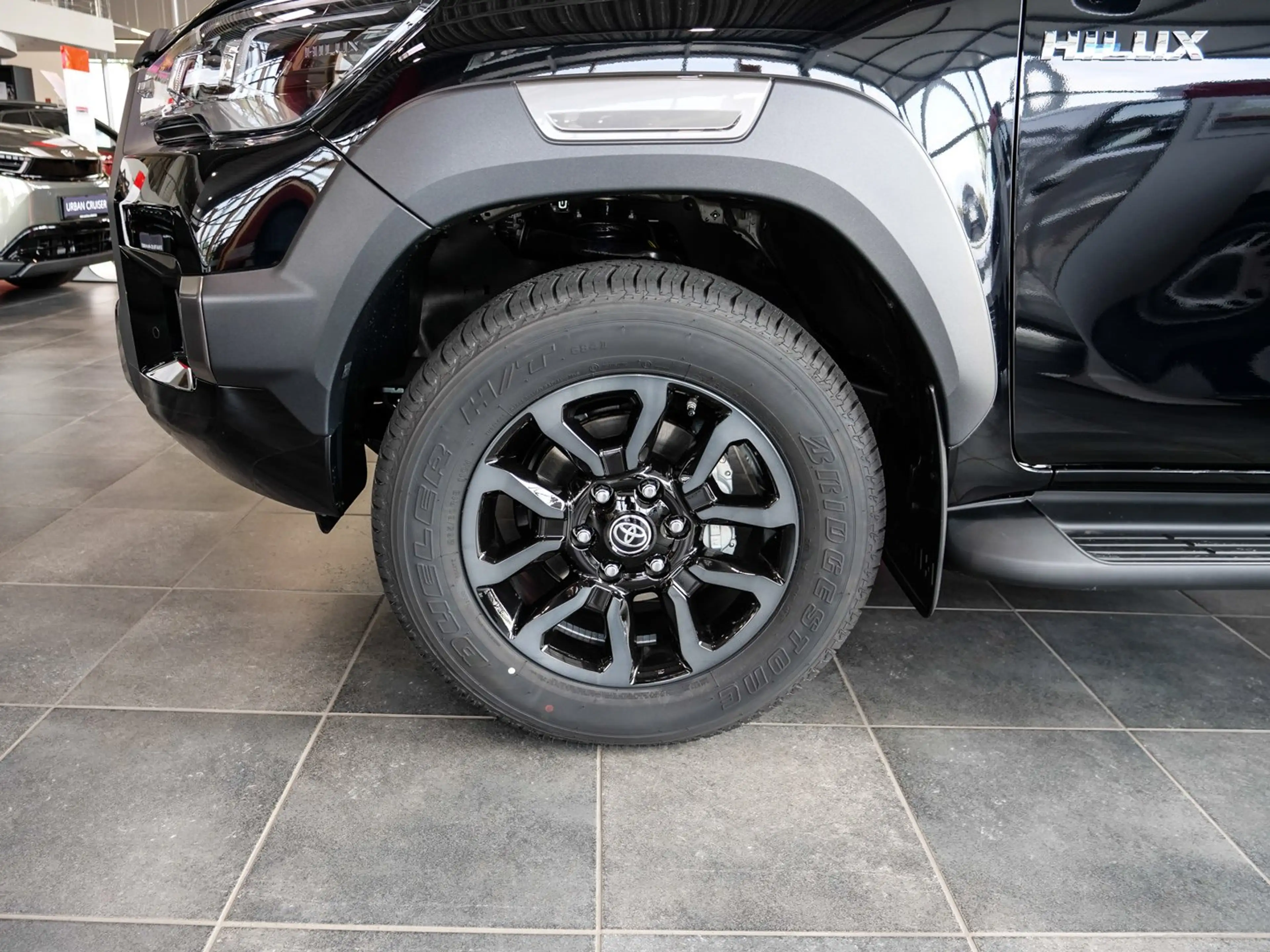 Toyota Hilux 2.8l D-4D 204 PS Double Cab 4X4 Invincible — photo 4