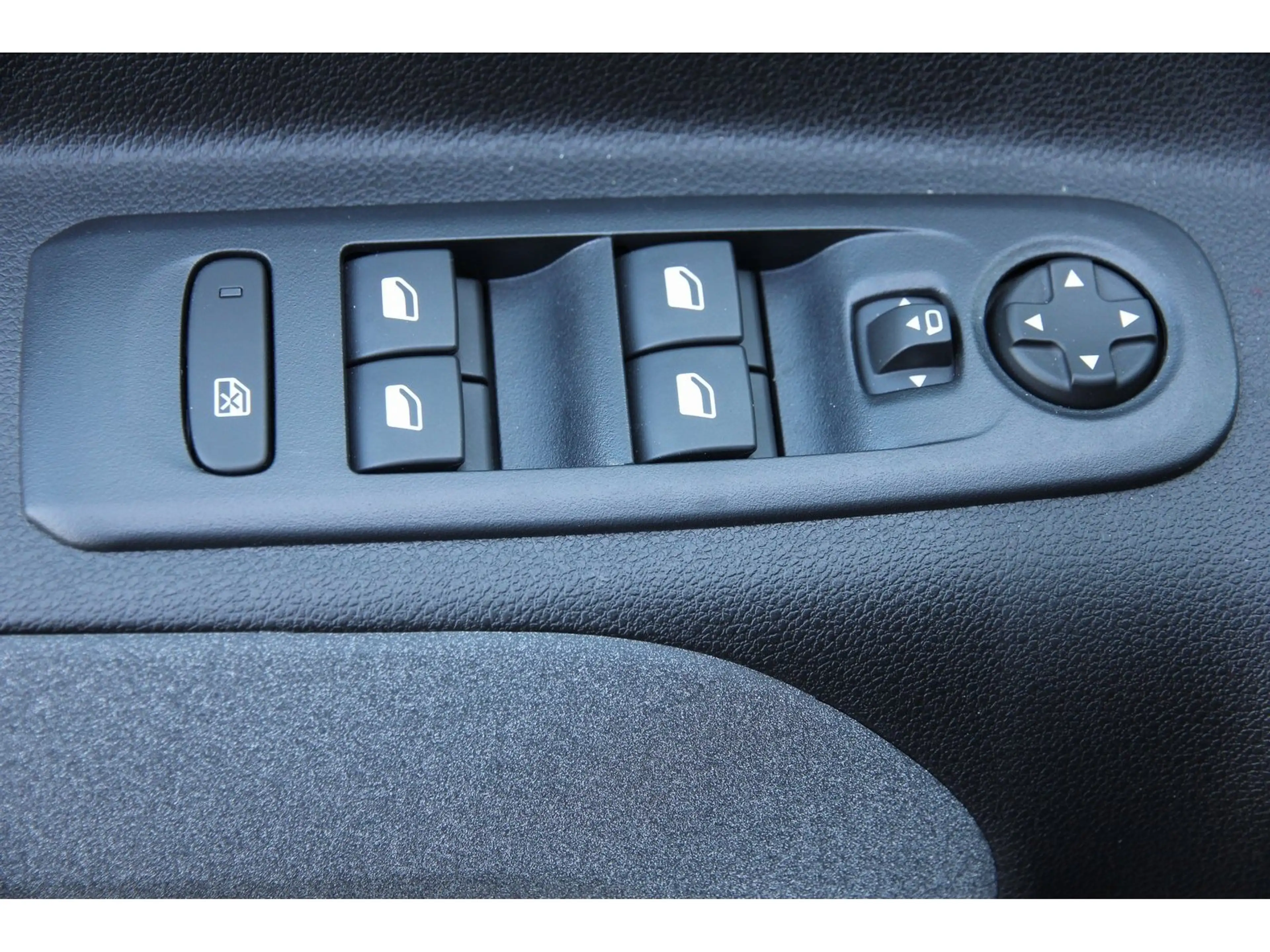Peugeot Rifter Allure HDI 100 N1 L2 Navi AHK RFK LED Kli — photo 13