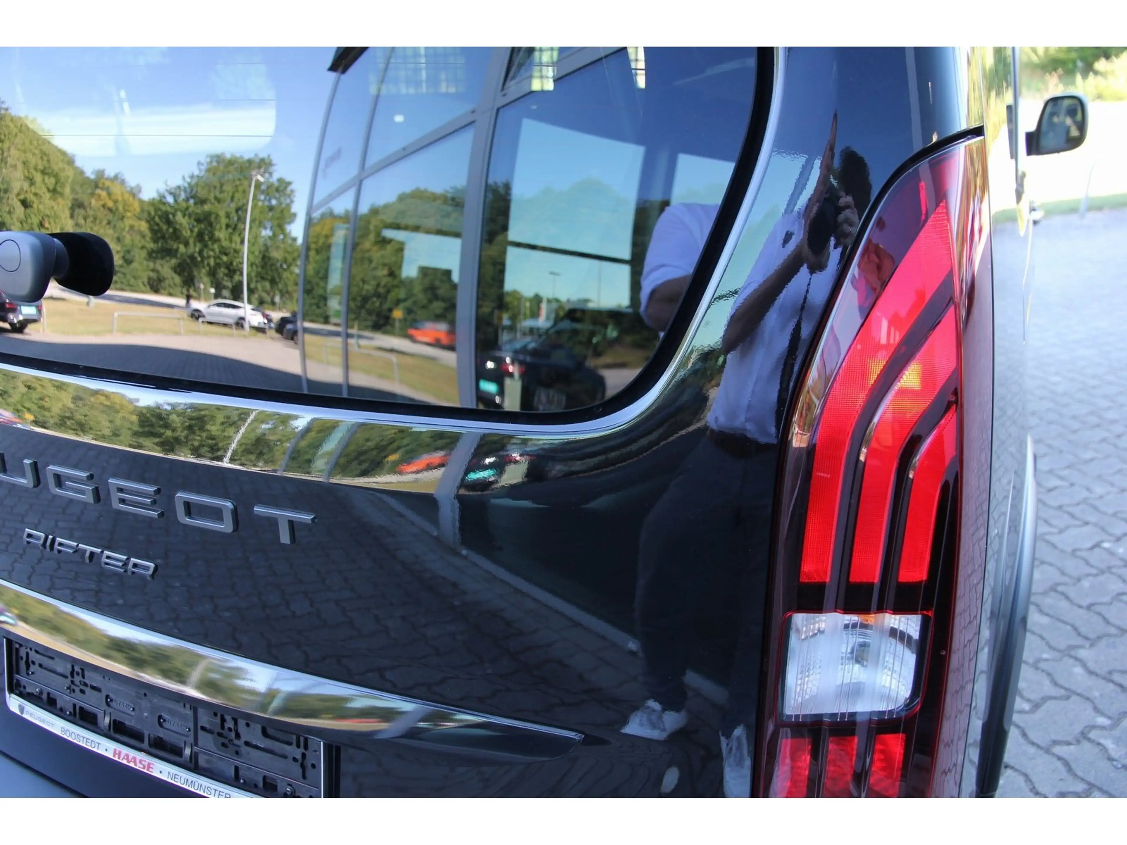 Peugeot Rifter Allure HDI 100 N1 L2 Navi AHK RFK LED Kli — photo 5
