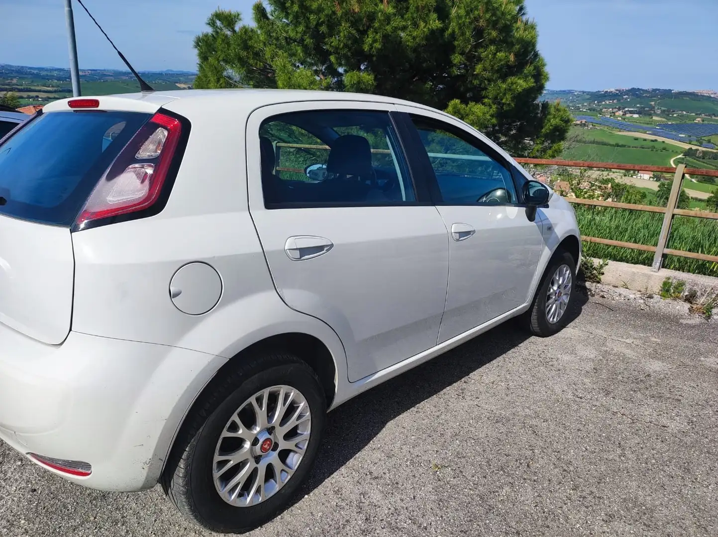 Fiat Grande Punto 5p 1.4 natural power Actual 77cv - 1