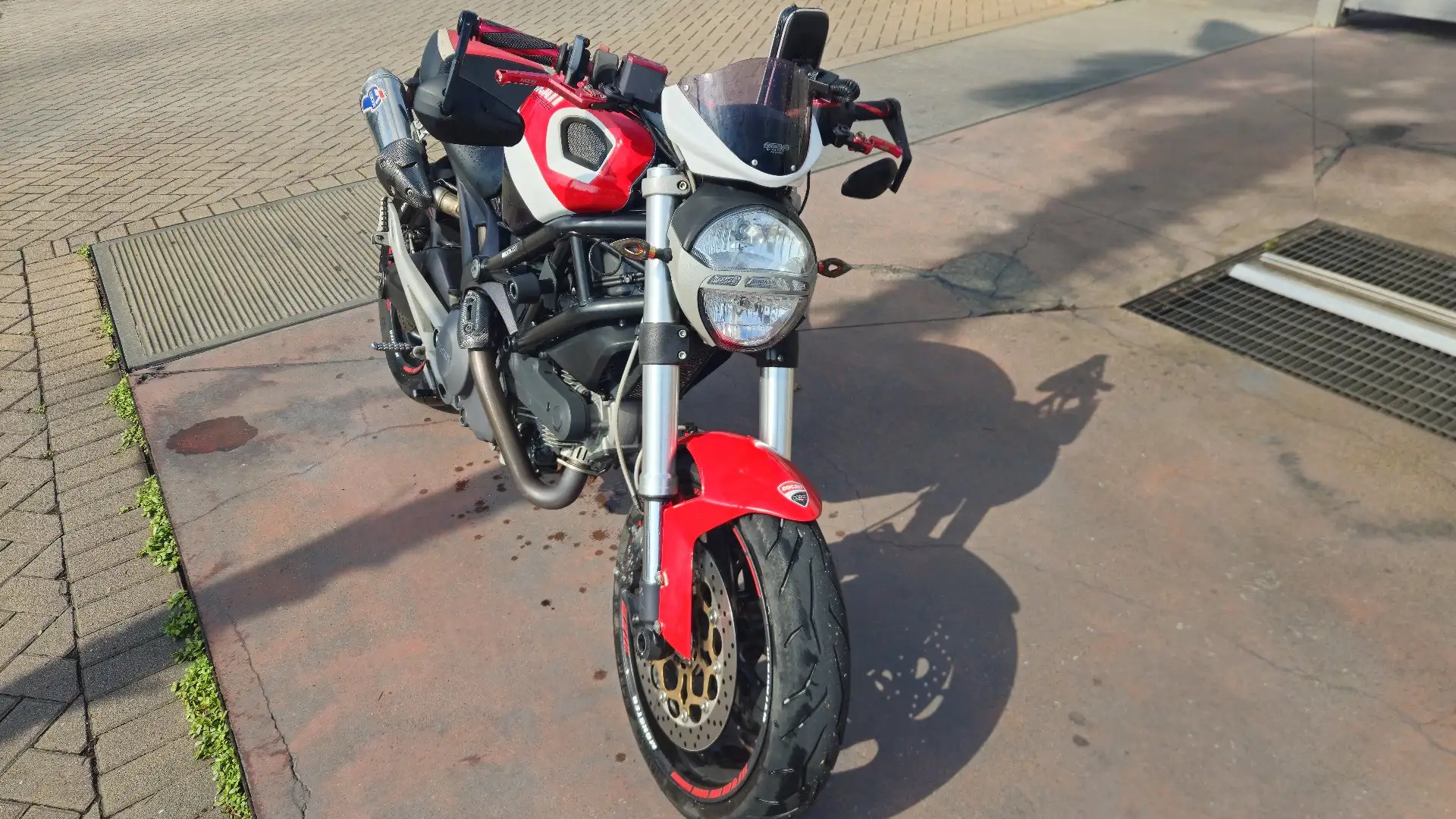 Ducati Monster 696 Rouge - 2
