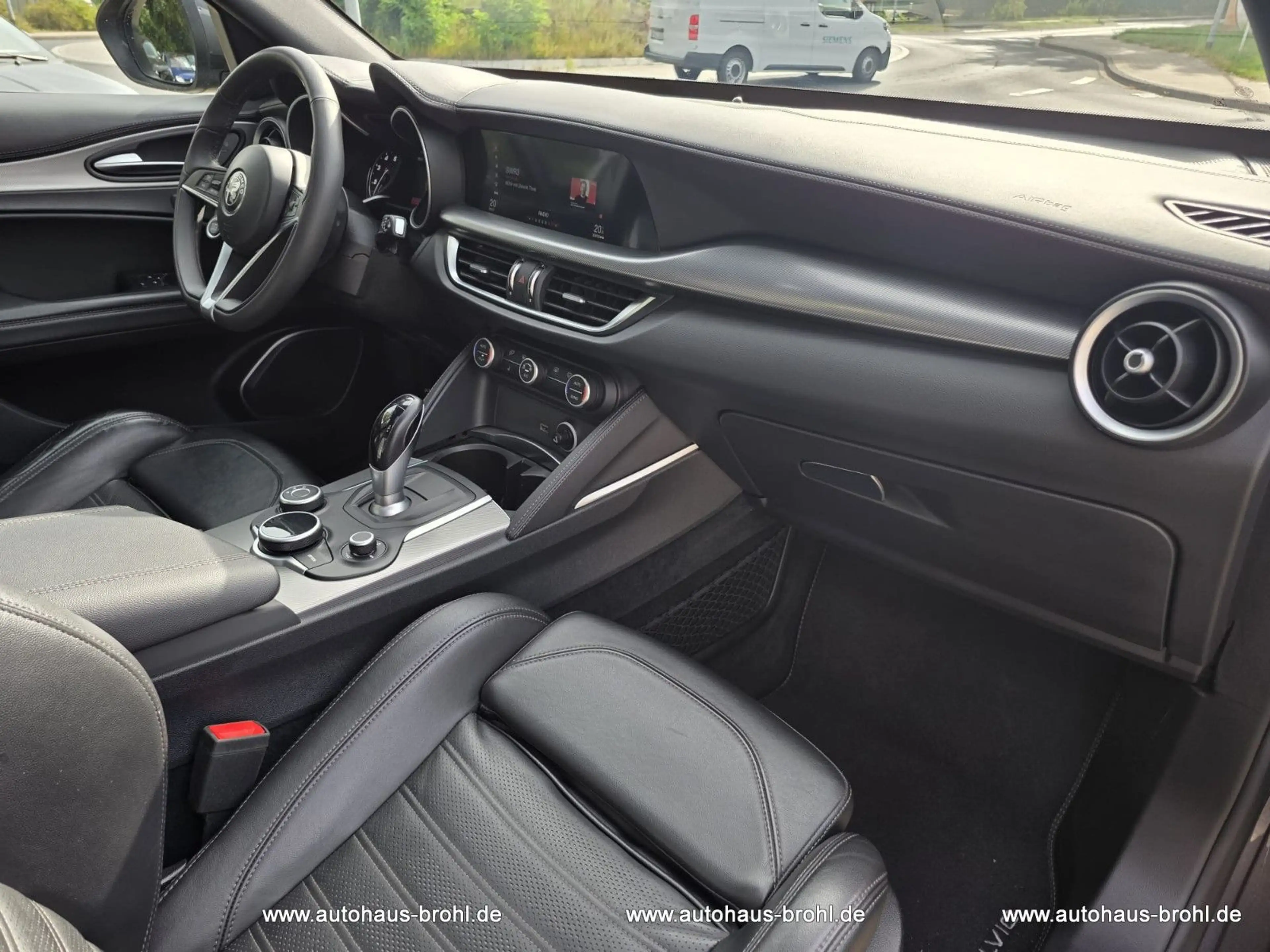 Alfa Romeo Stelvio Super Q4 280PS — photo 10