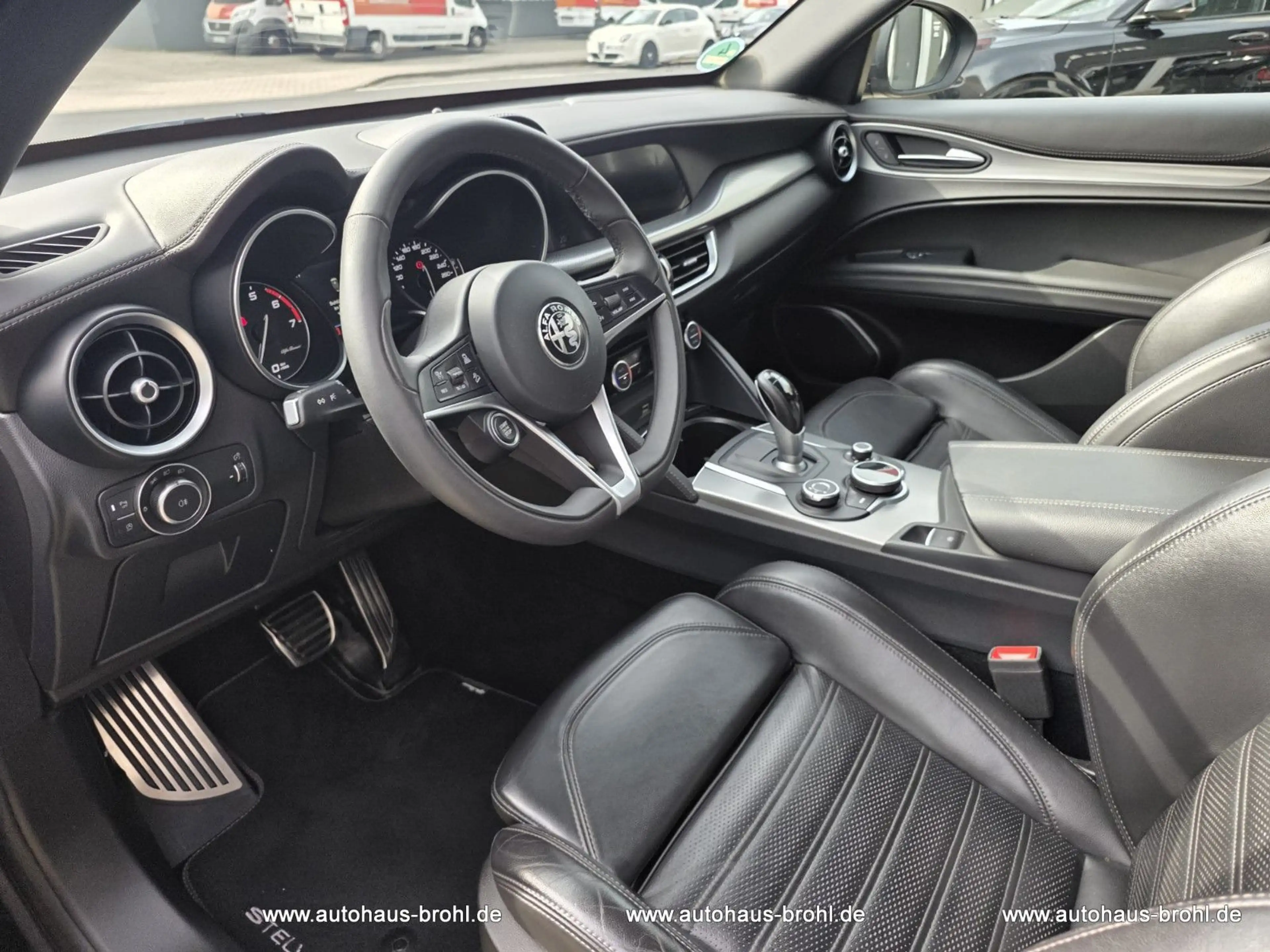 Alfa Romeo Stelvio Super Q4 280PS — photo 11