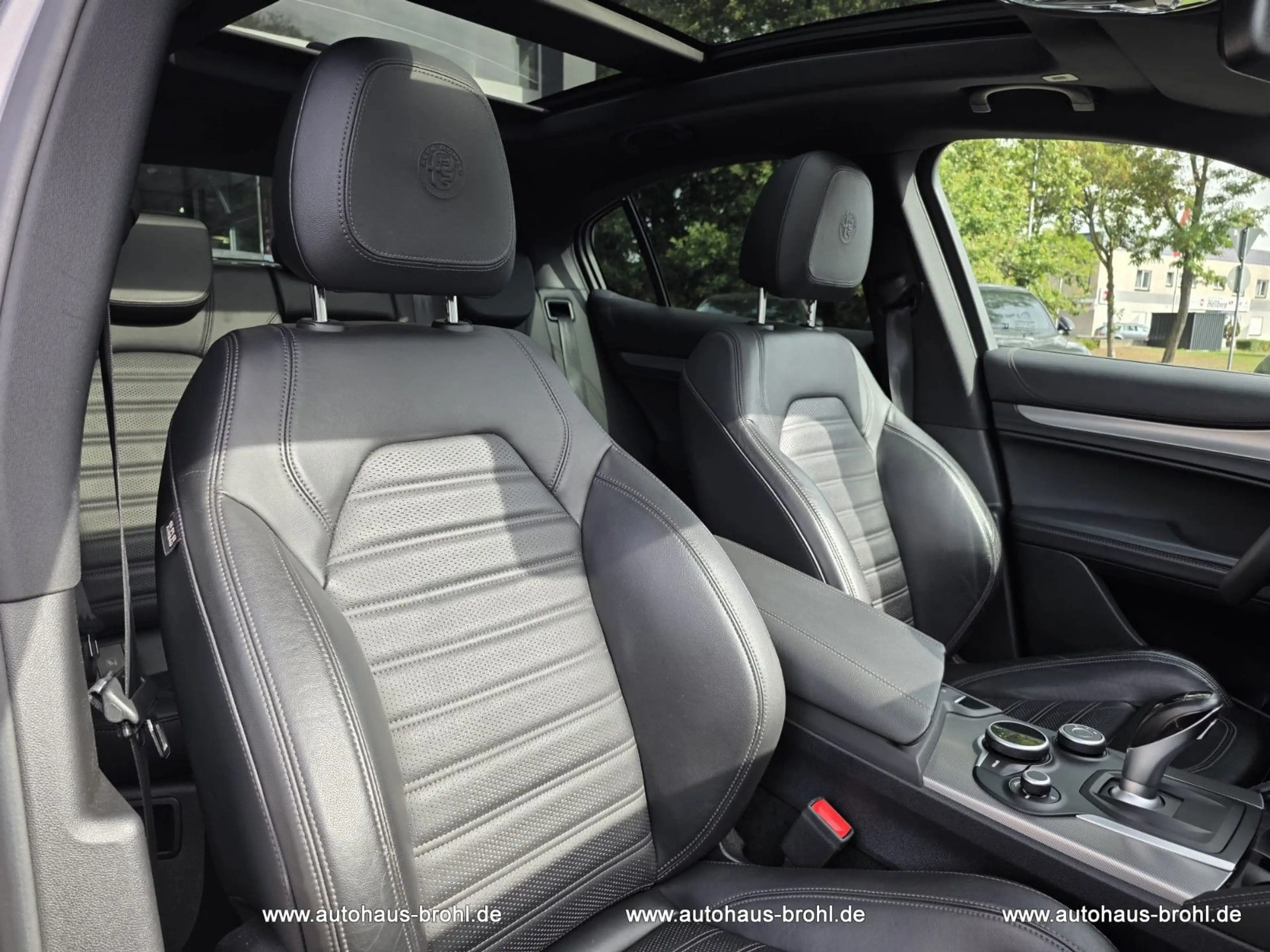 Alfa Romeo Stelvio Super Q4 280PS — photo 13