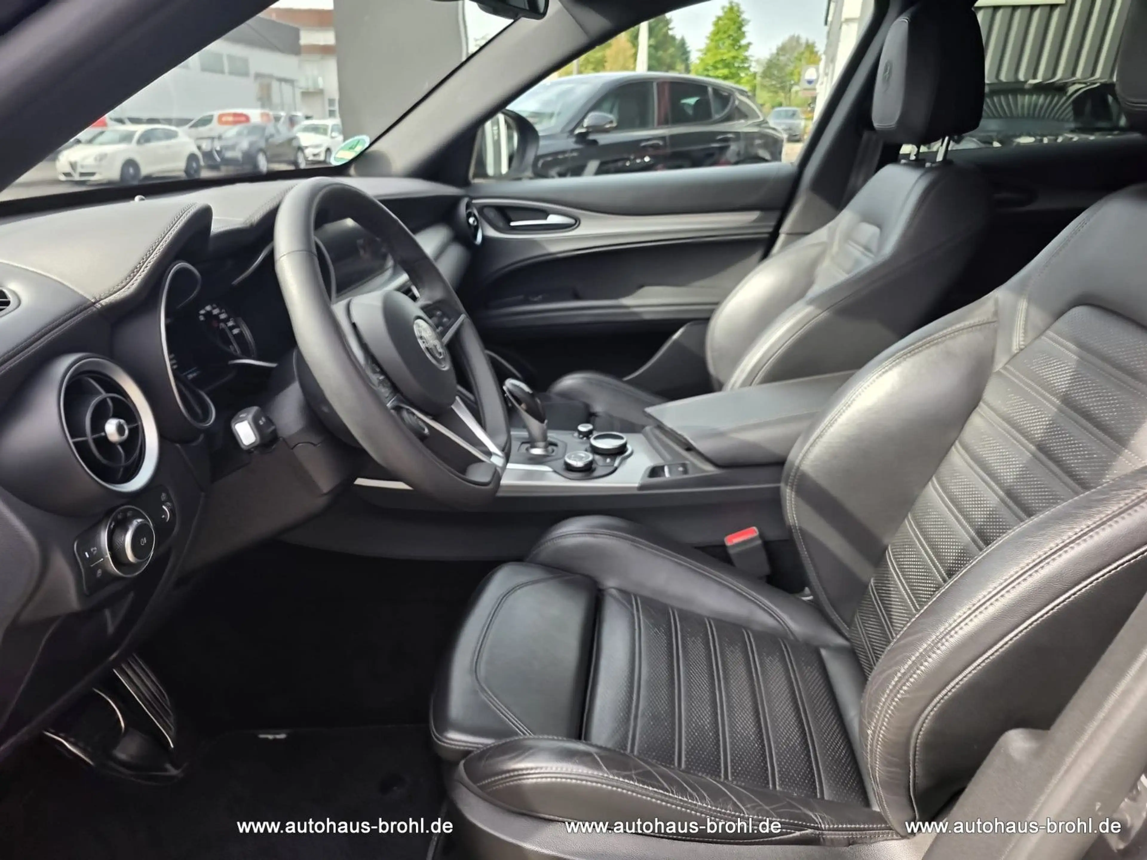 Alfa Romeo Stelvio Super Q4 280PS — photo 12