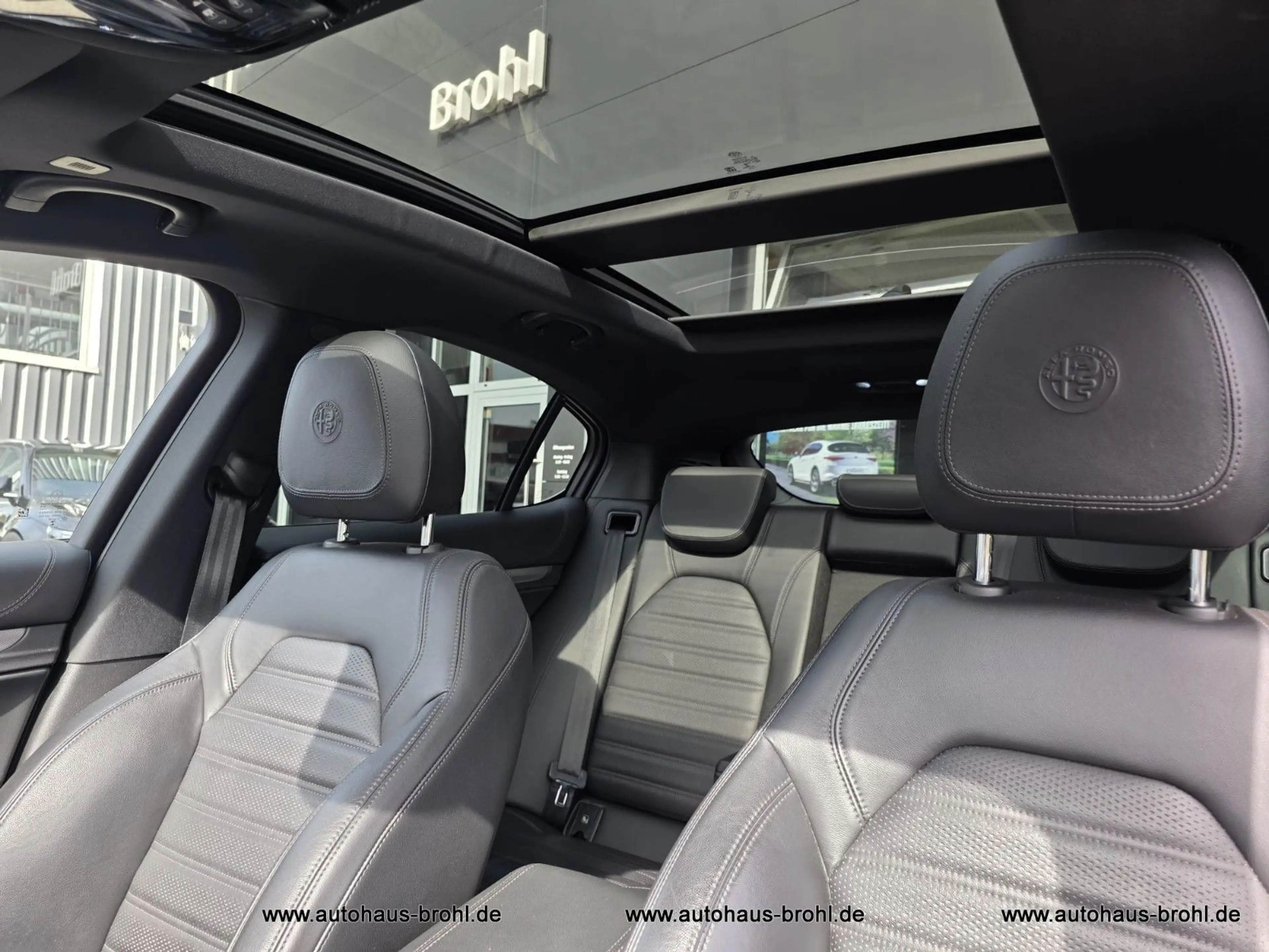 Alfa Romeo Stelvio Super Q4 280PS — photo 14