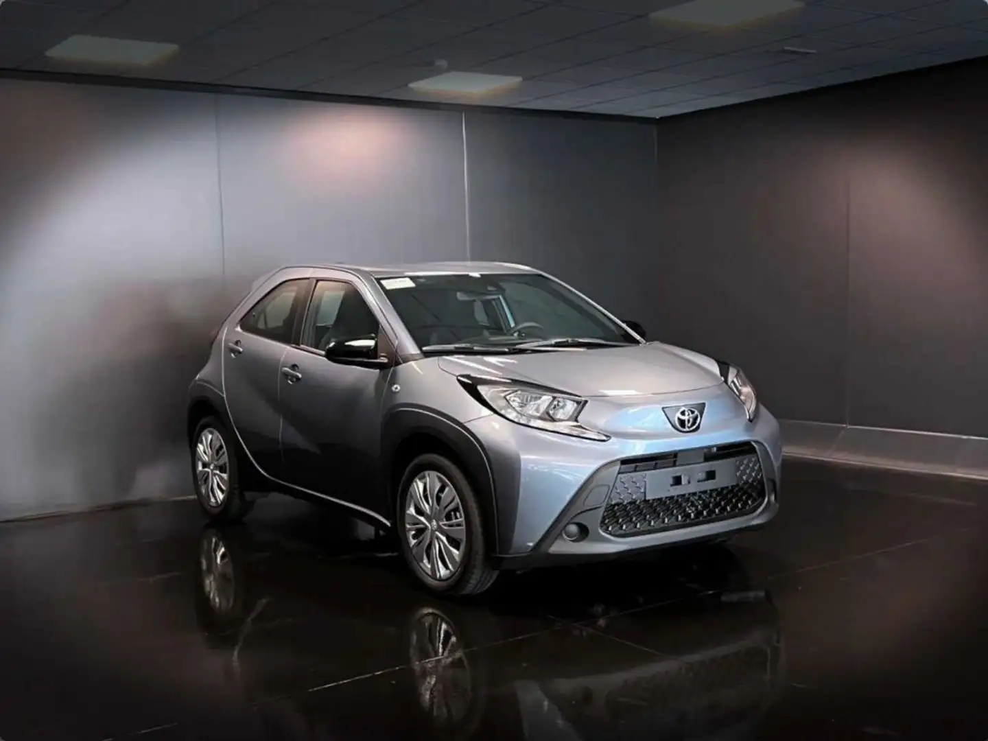 Toyota Aygo X 1.0 VVT-i 72 CV 5 porte Active #VARI COLORI Grau - 1