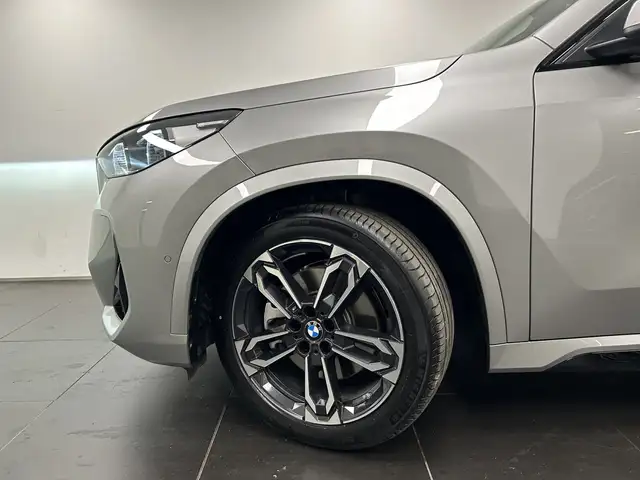 BMW X1 view 8