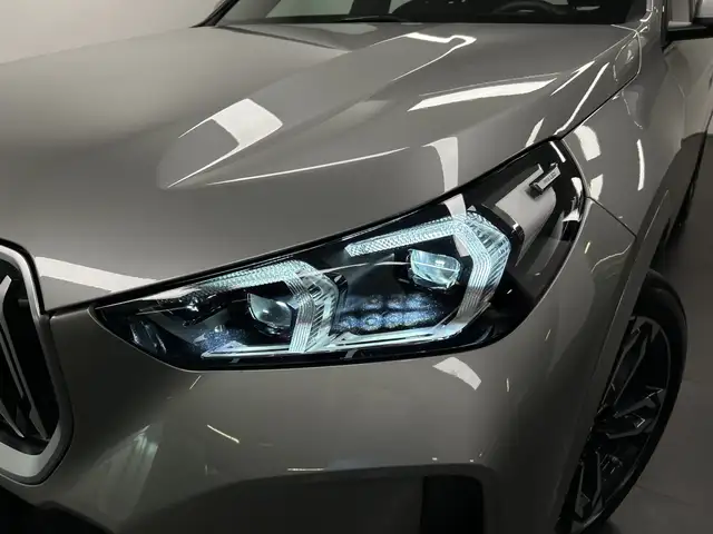 BMW X1 view 9