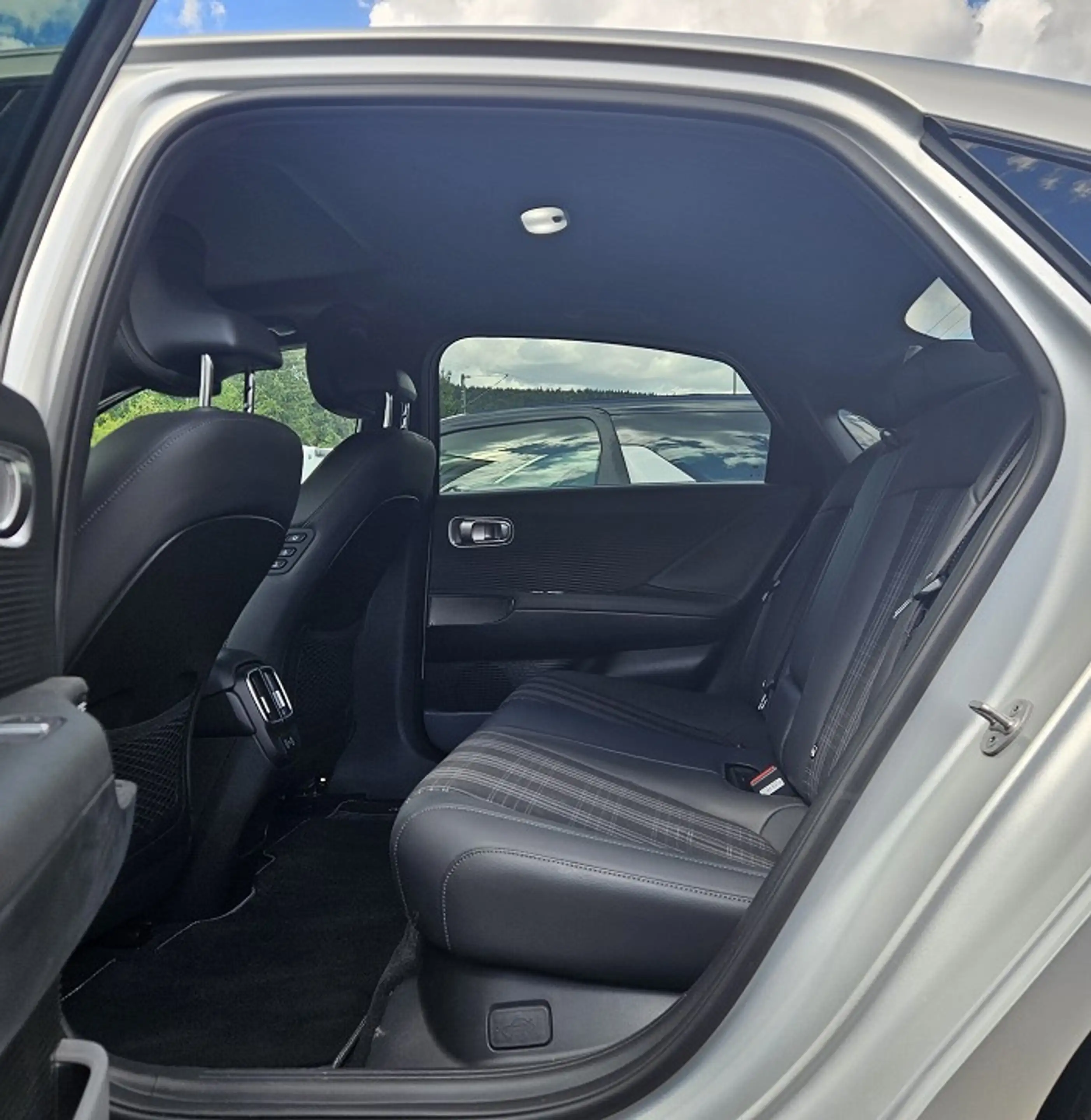 Hyundai IONIQ 6 77,4 kWh Allrad 4WD First Edition*3,24% — photo 13