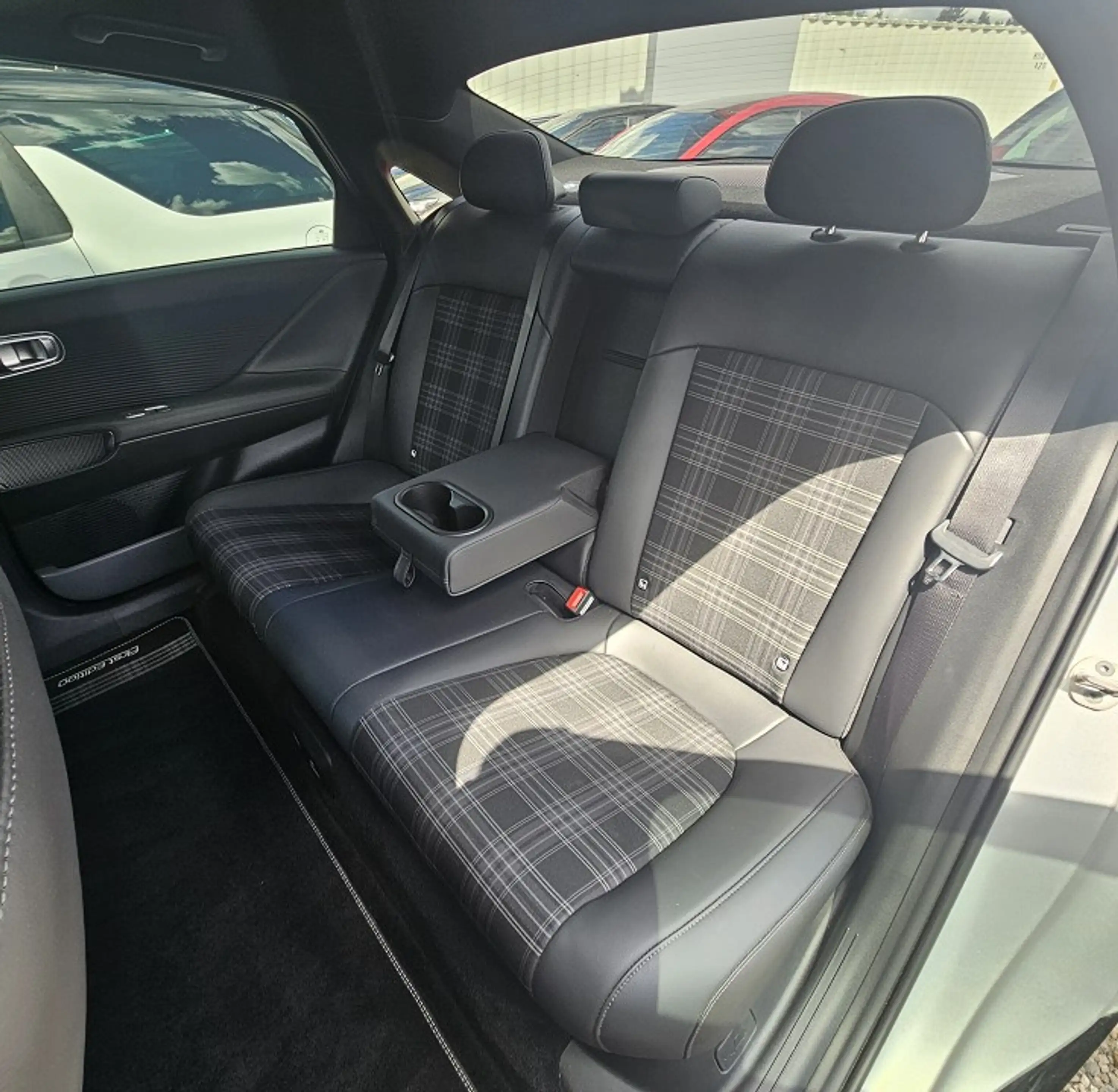Hyundai IONIQ 6 77,4 kWh Allrad 4WD First Edition*3,24% — photo 10