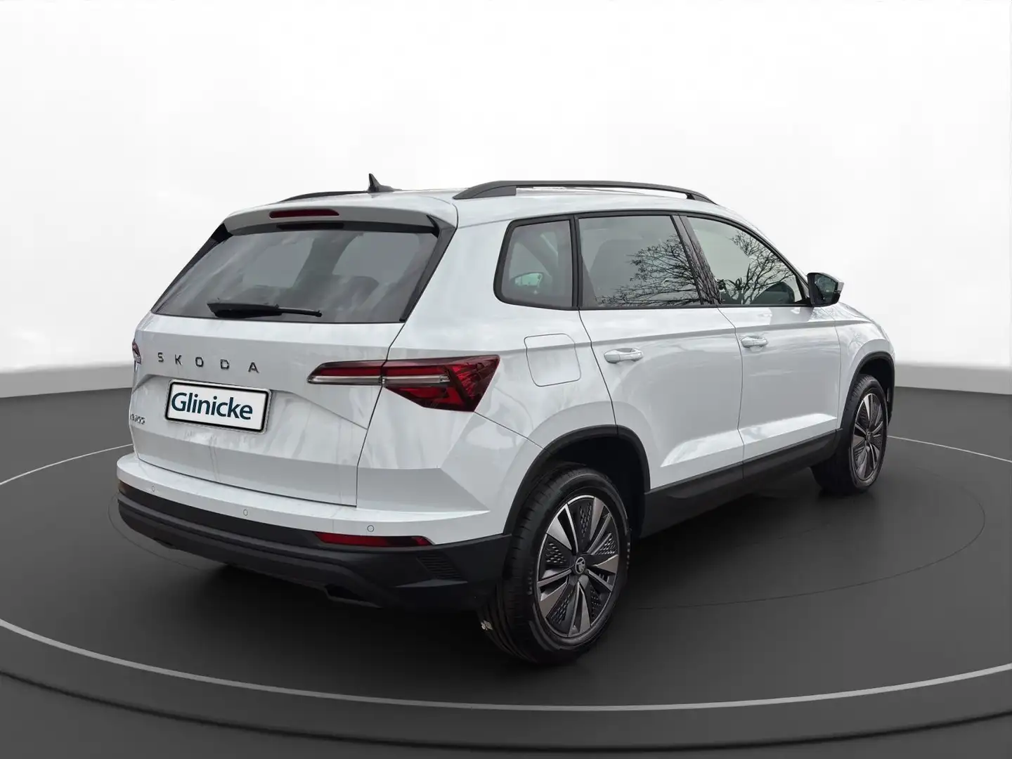 Skoda Karoq Tour 1,5 TSI 110 kW 7-Gang-DSG Weiß - 2
