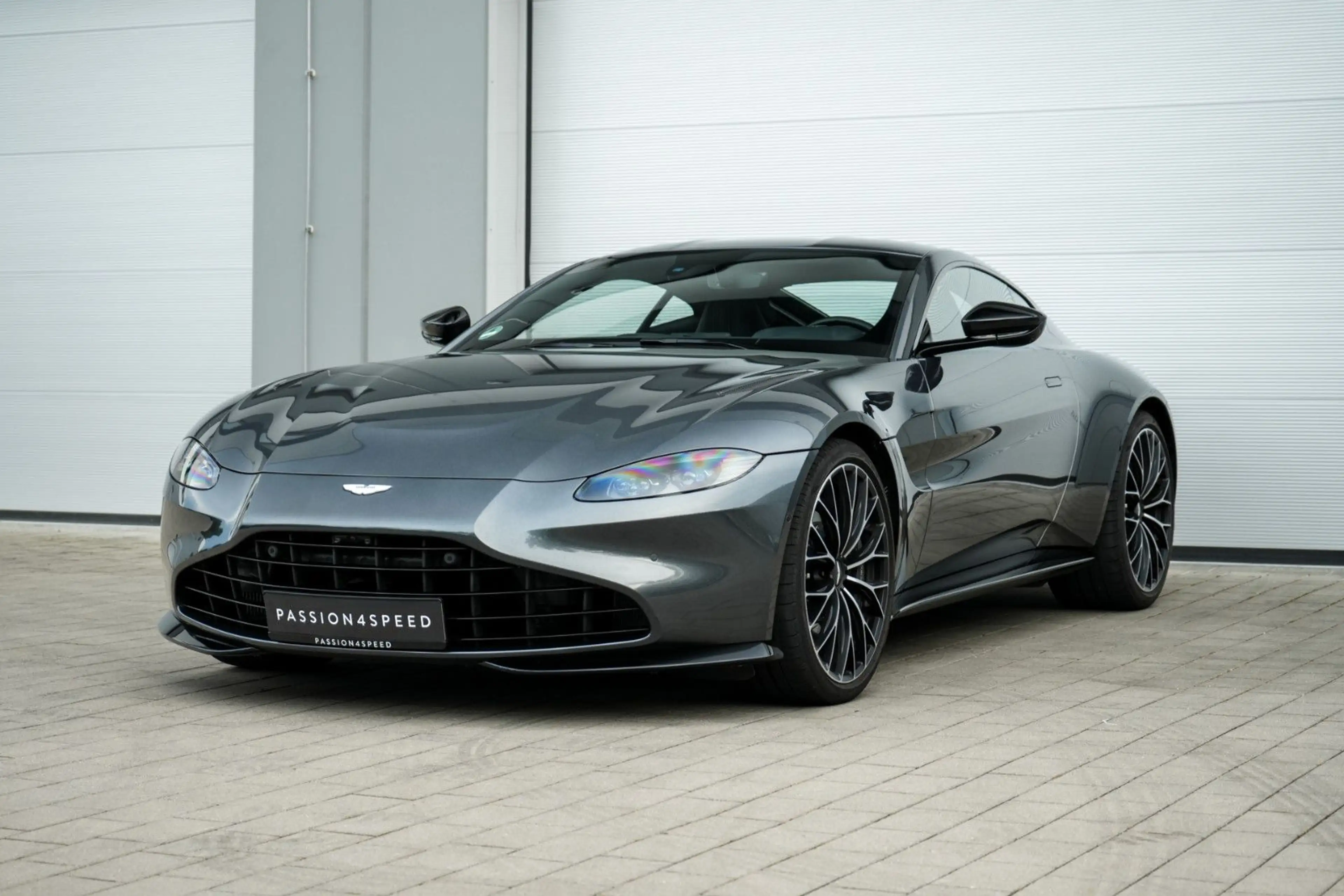 Aston Martin V8 4.0 V8 — photo 2