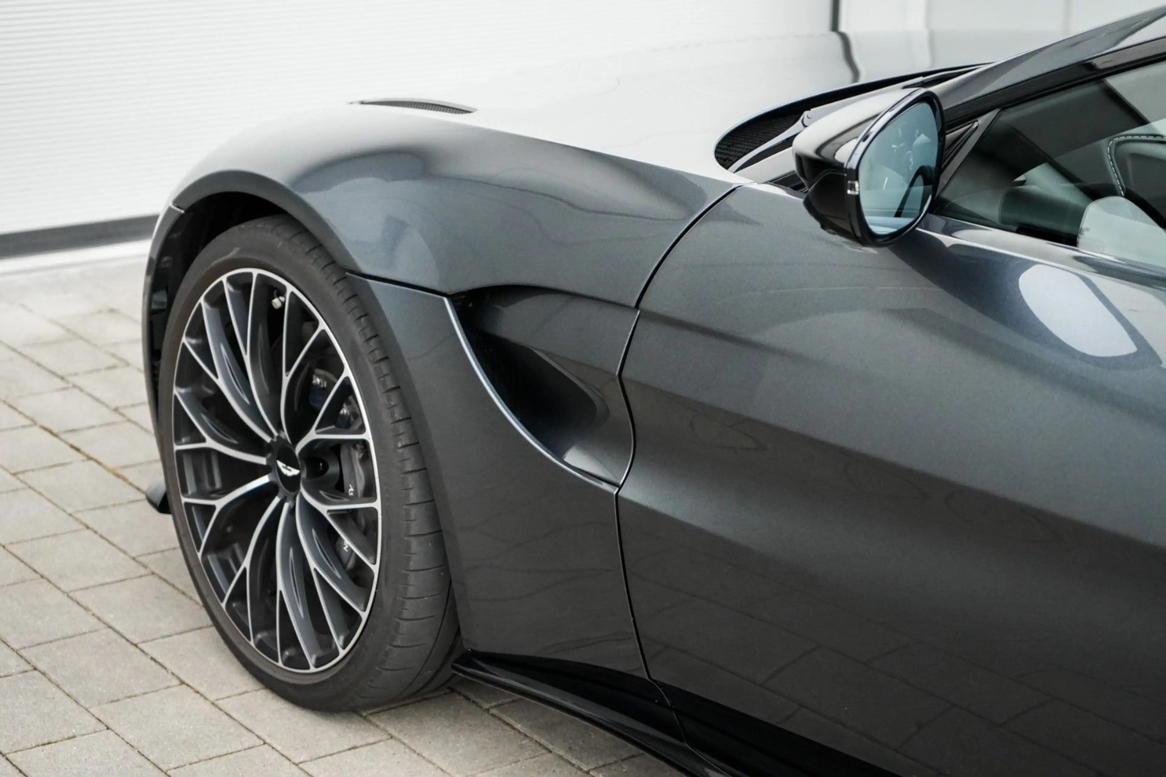 Aston Martin V8 4.0 V8 — photo 7