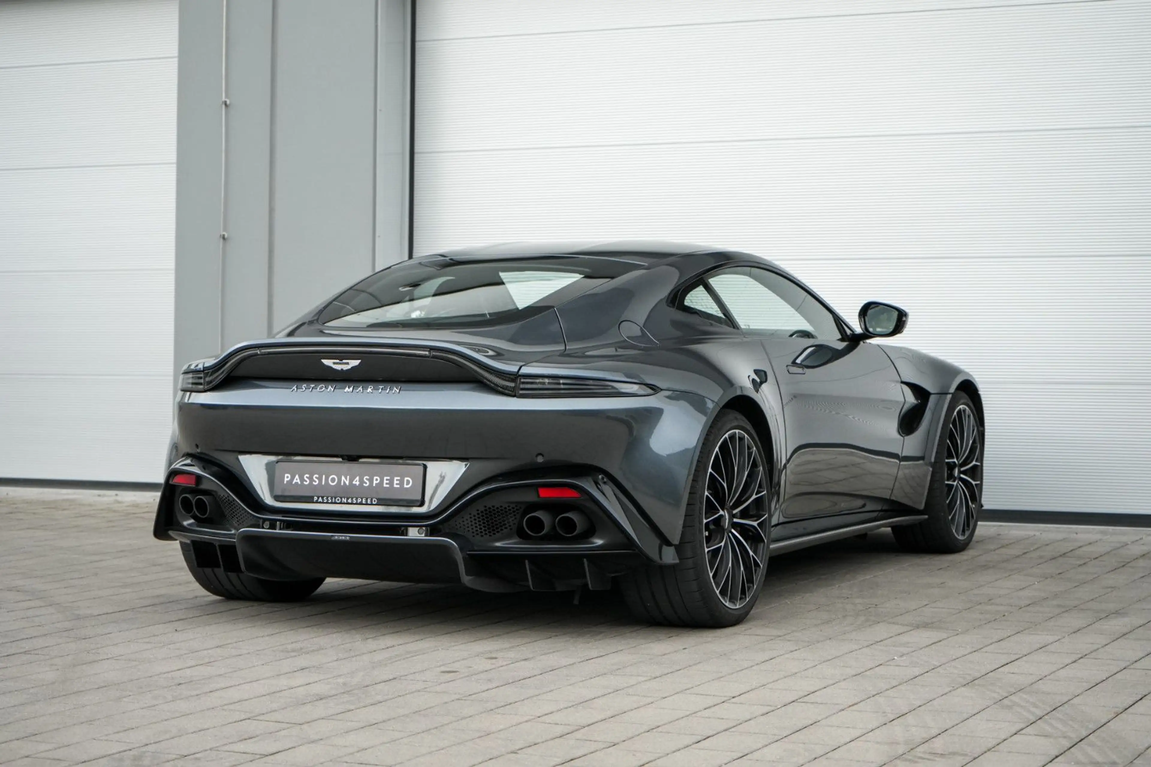 Aston Martin V8 4.0 V8 — photo 6