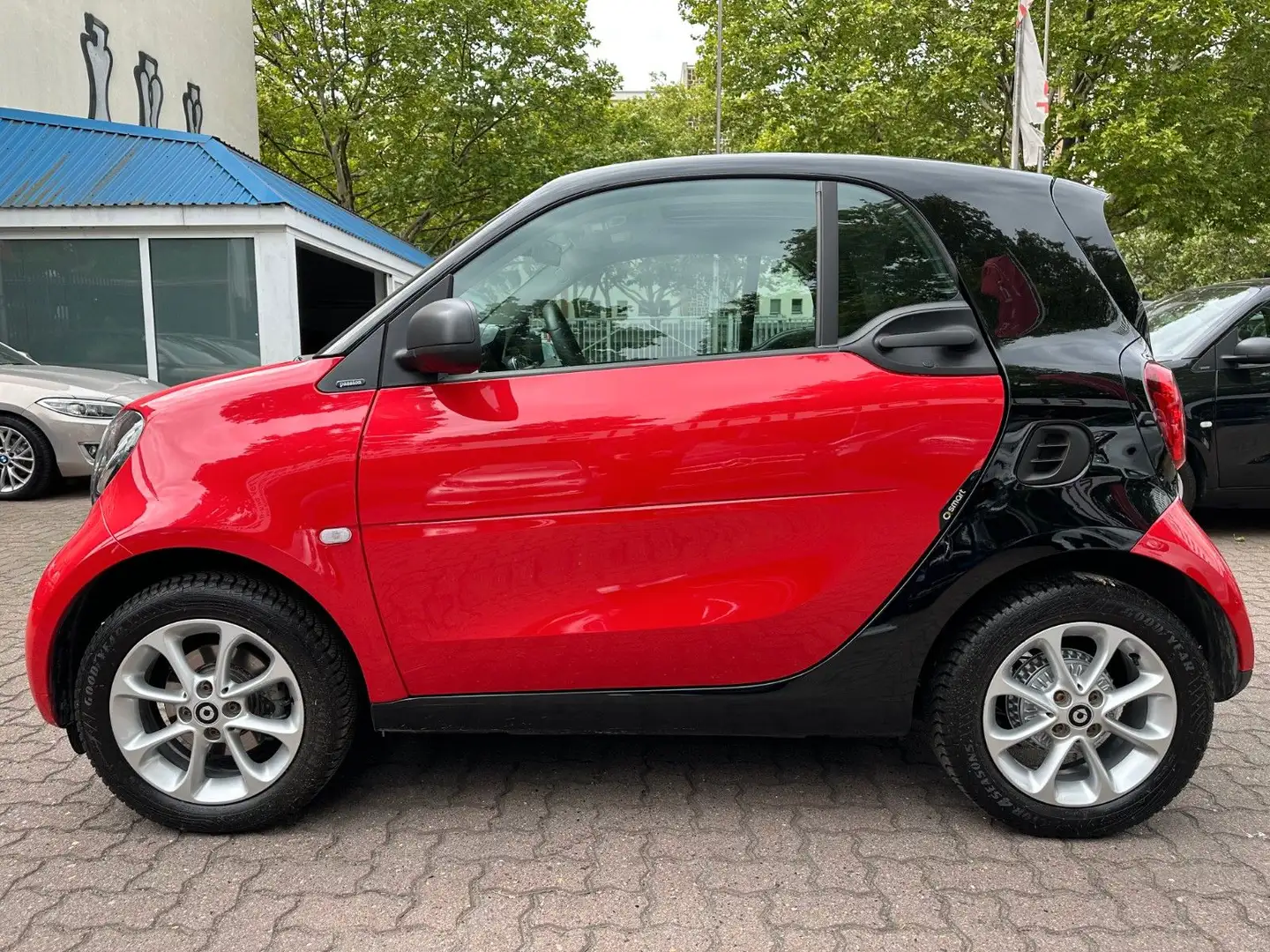 smart forTwo fortwo TWINAMIC passion DCT*PANORAMA*SHZ*AUDIO* Schwarz - 2