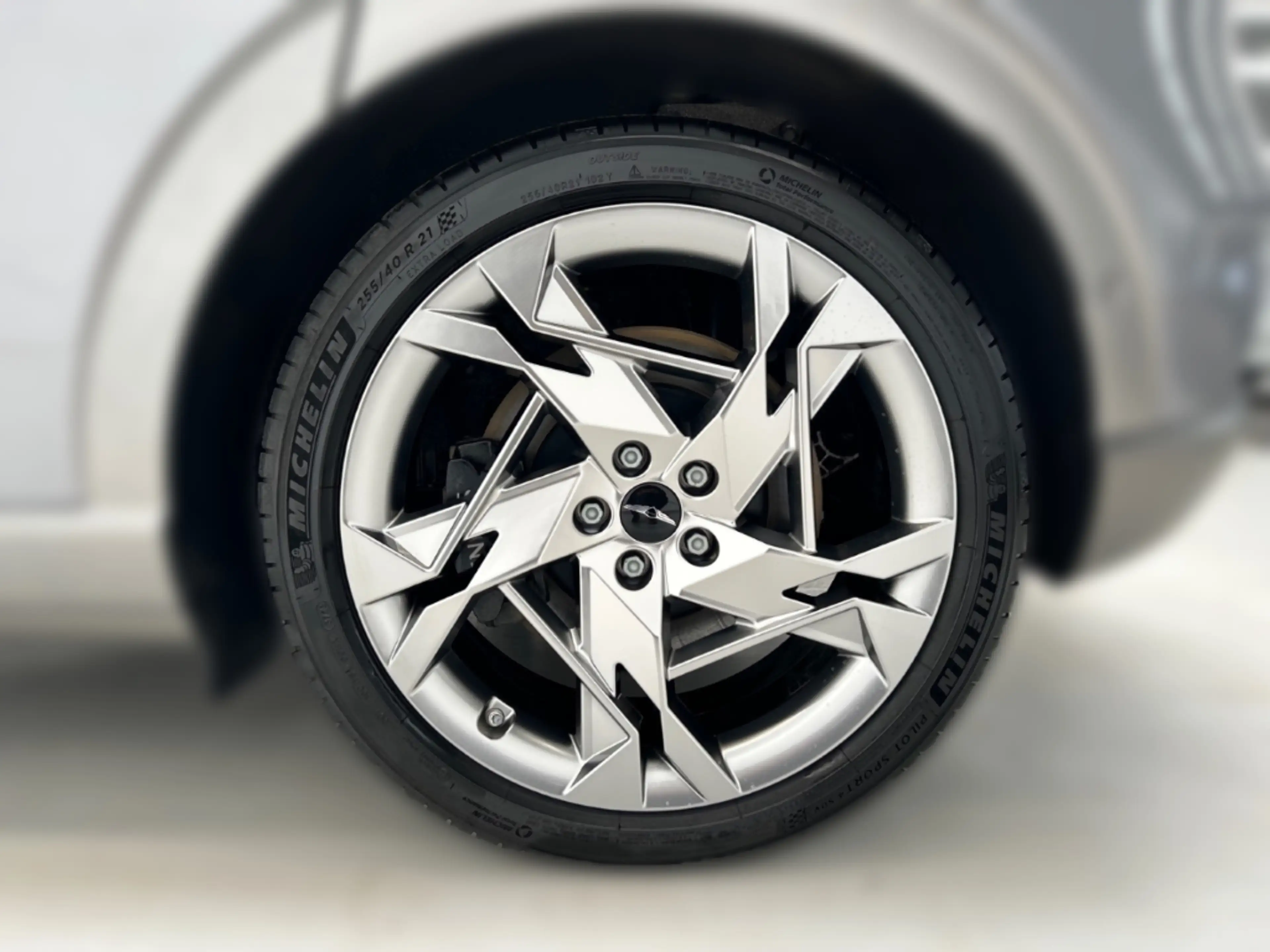 Genesis GV60 Sport Plus Elektro 4WD Sportpaket Memory Sitze Sou — photo 9
