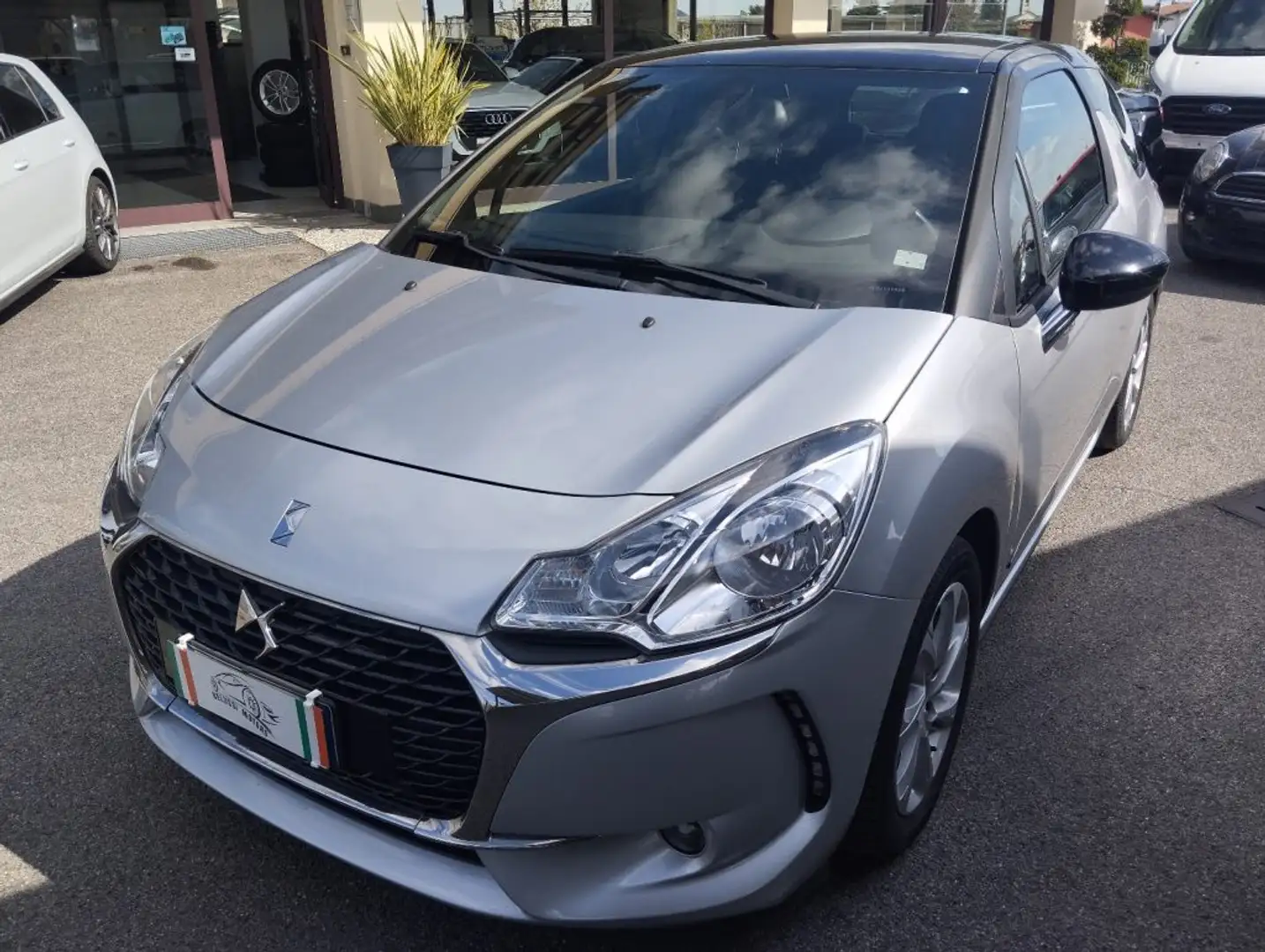 DS Automobiles DS 3 PureTech 82 Connected Chic MOTORE NUOVO Silver - 1