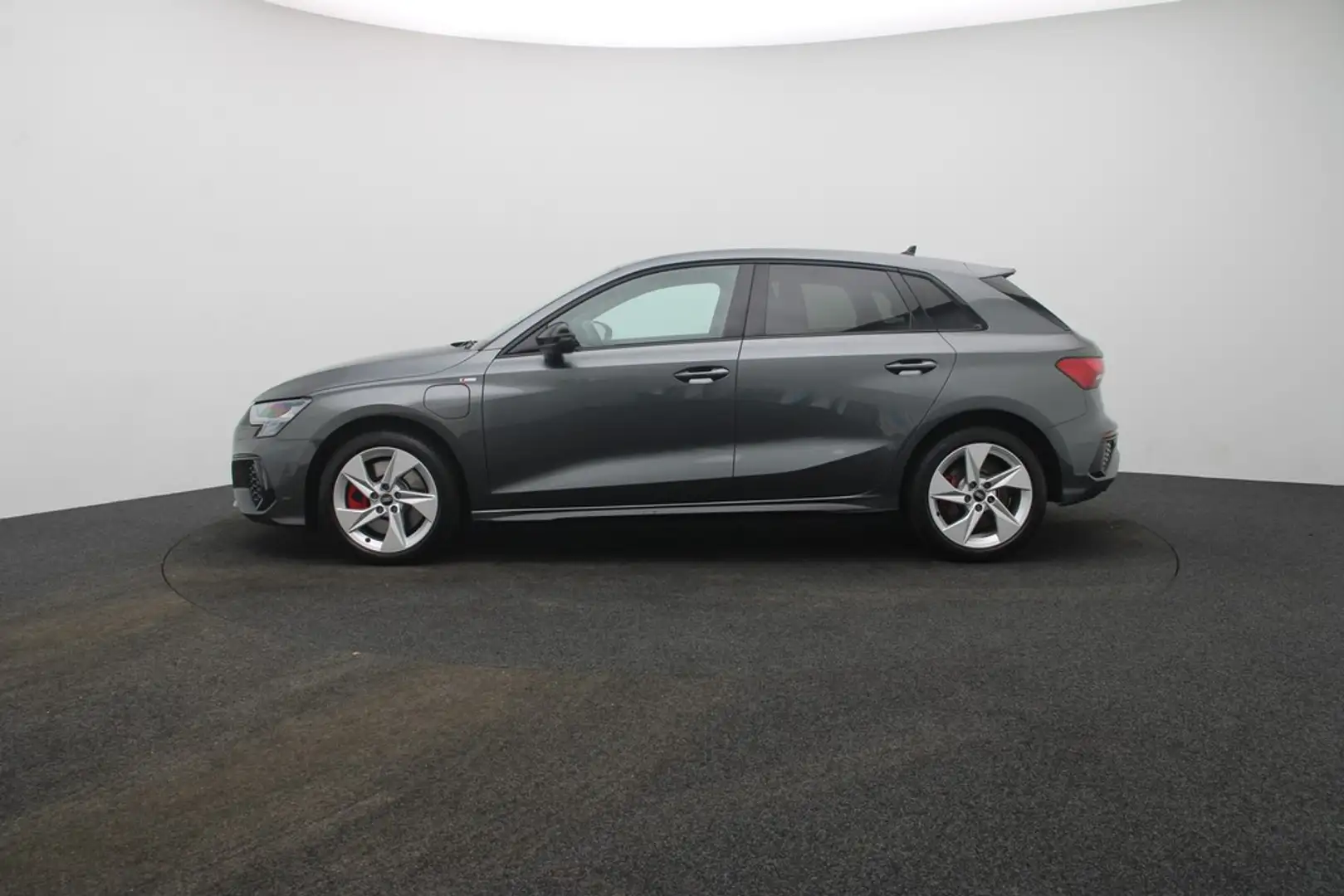 Audi A3 Sportback 45 TFSI e S line Virt.Cockpit Navi Grau - 2