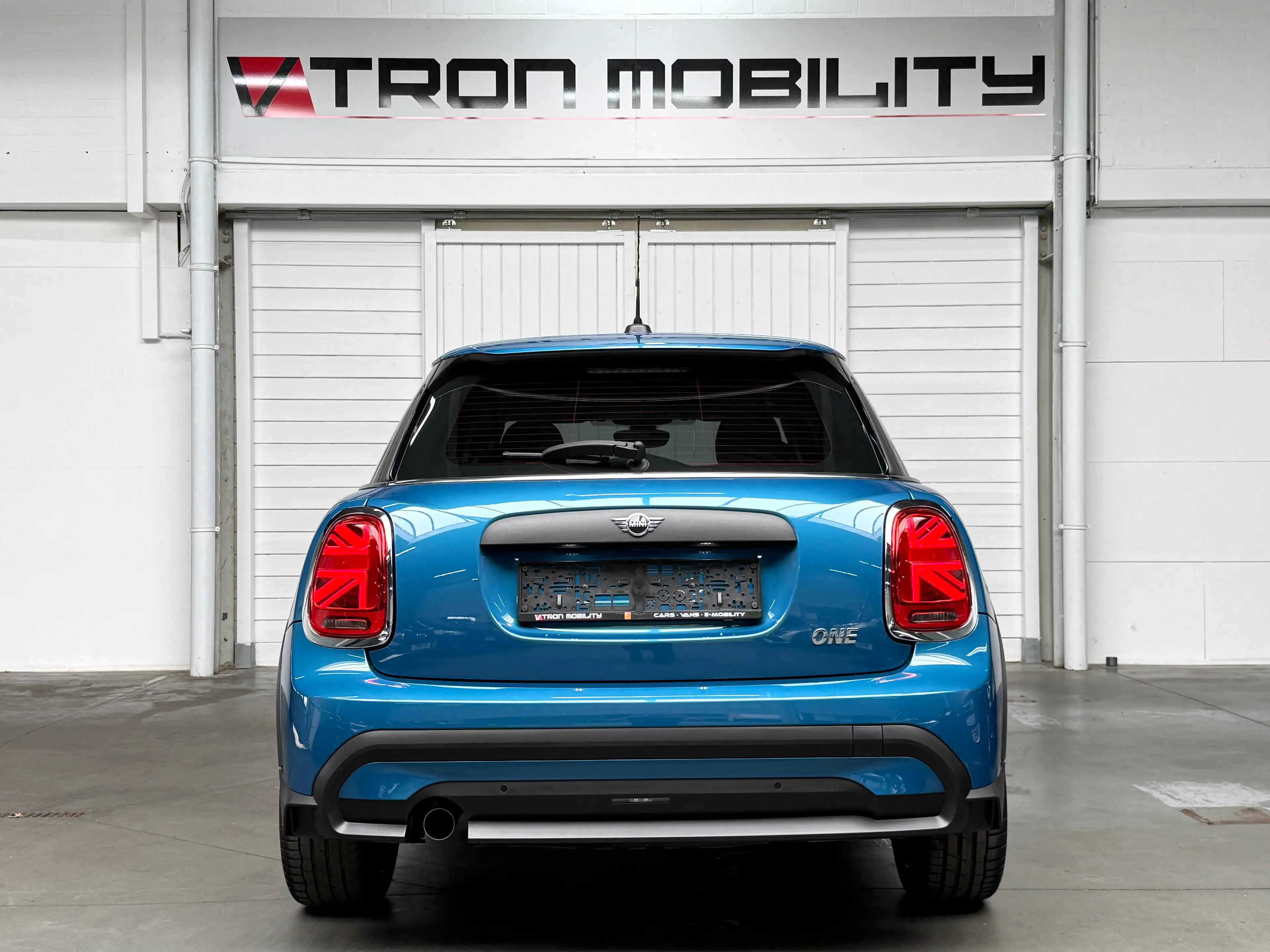 MINI One Mini 1.5A One LEDER*NAVI*DAB*CARPLAY*LED*PDC*CC*ALU MINI 18" — photo 5