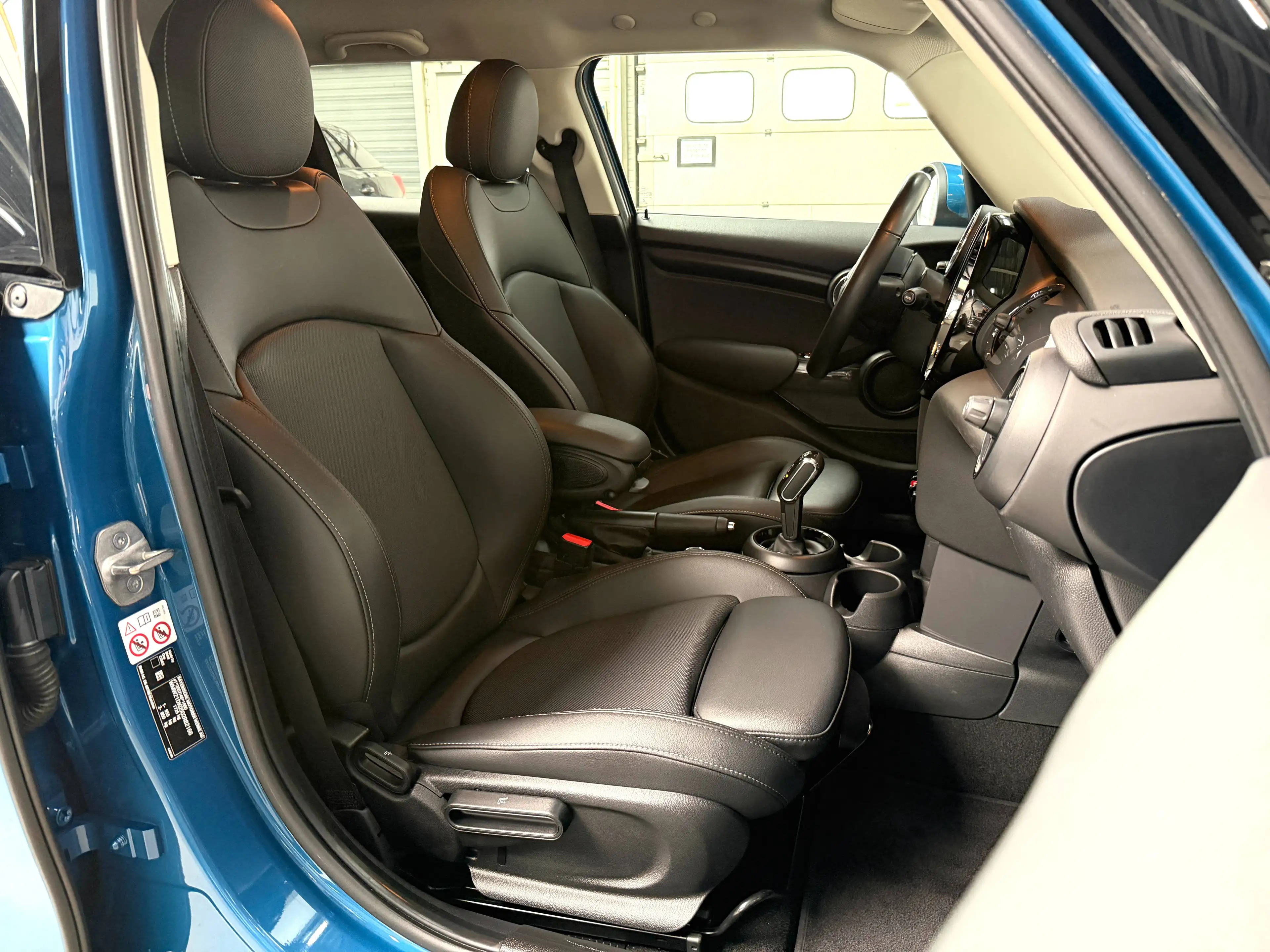 MINI One Mini 1.5A One LEDER*NAVI*DAB*CARPLAY*LED*PDC*CC*ALU MINI 18" — photo 14