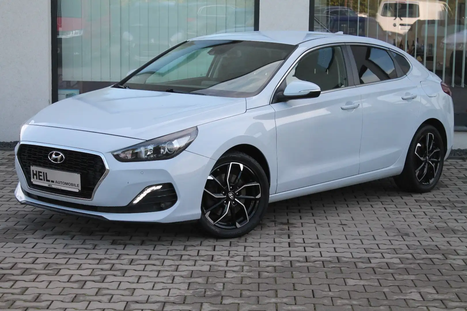 Hyundai i30 Fastback Trend*SHZ*NAVI*KAMERA* Grau - 1