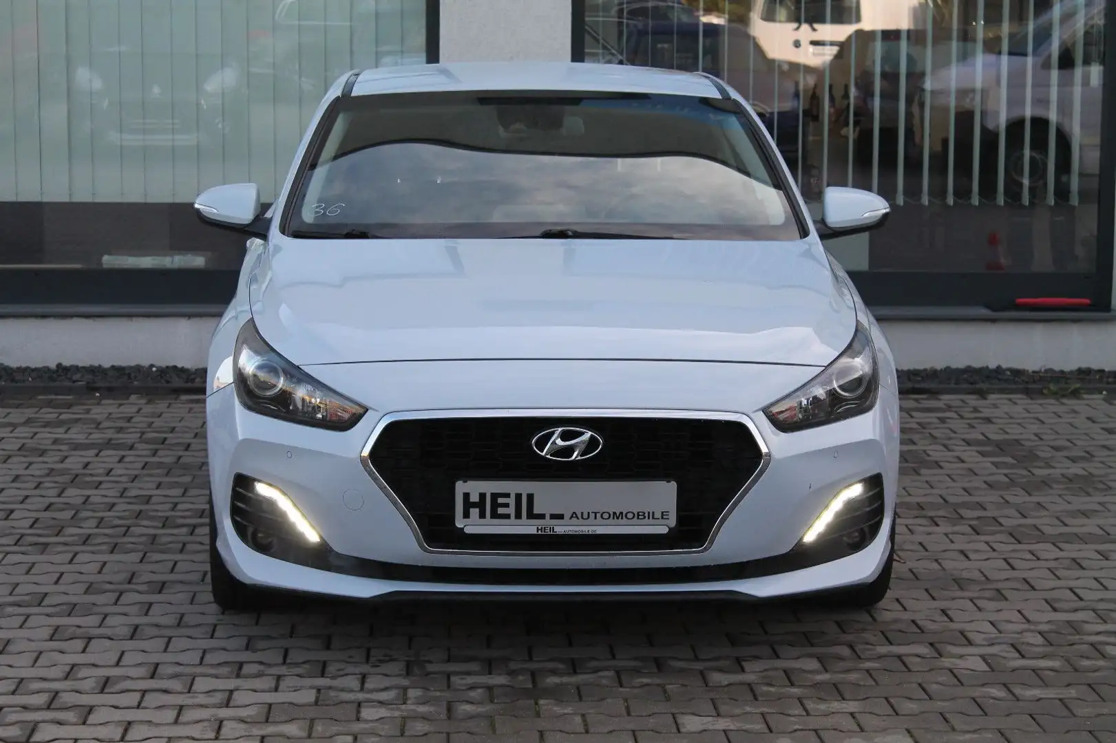 Hyundai i30 Fastback Trend*SHZ*NAVI*KAMERA* Grau - 2