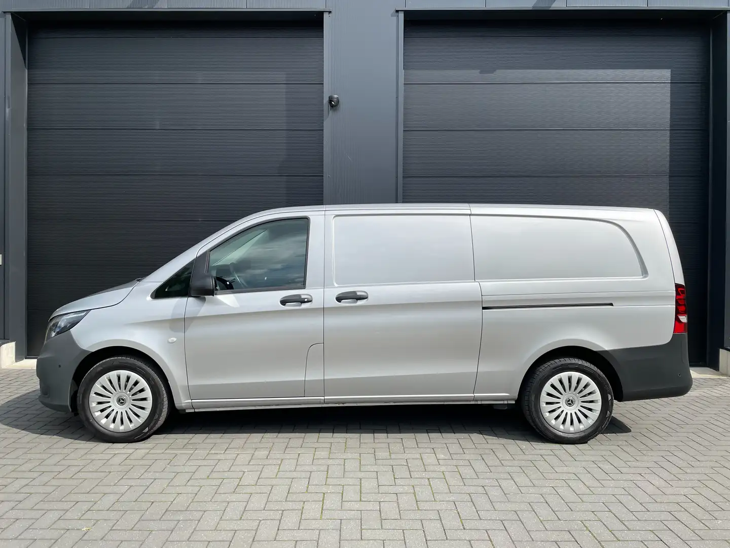 Mercedes-Benz Vito 114 CDI / L3 / Aut / Nav / DAB/ € 26.438 Ex BTW Gümüş rengi - 2