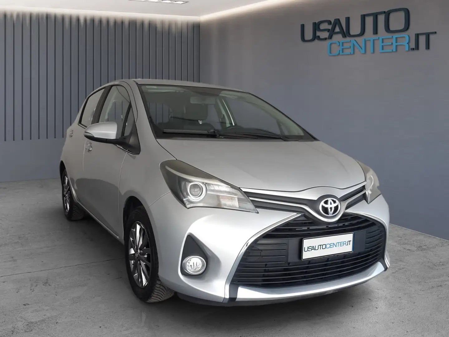 Toyota Yaris Yaris 5p 1.3 Lounge E6 Grigio - 2