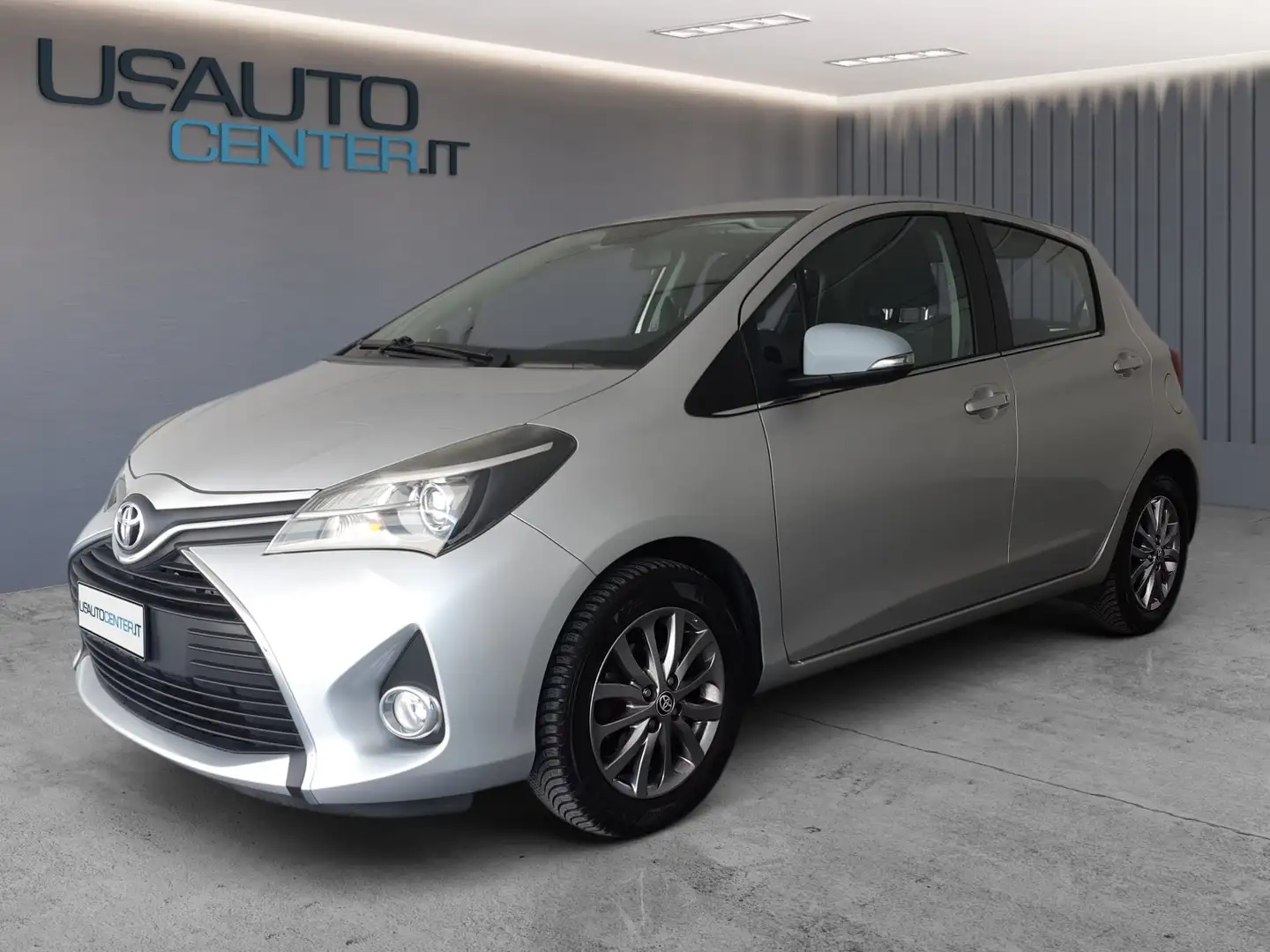 Toyota Yaris Yaris 5p 1.3 Lounge E6 Grigio - 1