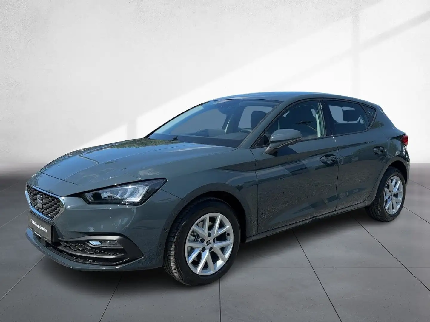 SEAT Leon Road Edition 1.5 eTSI 110 kW (150 PS) 7-Gan Blauw - 2