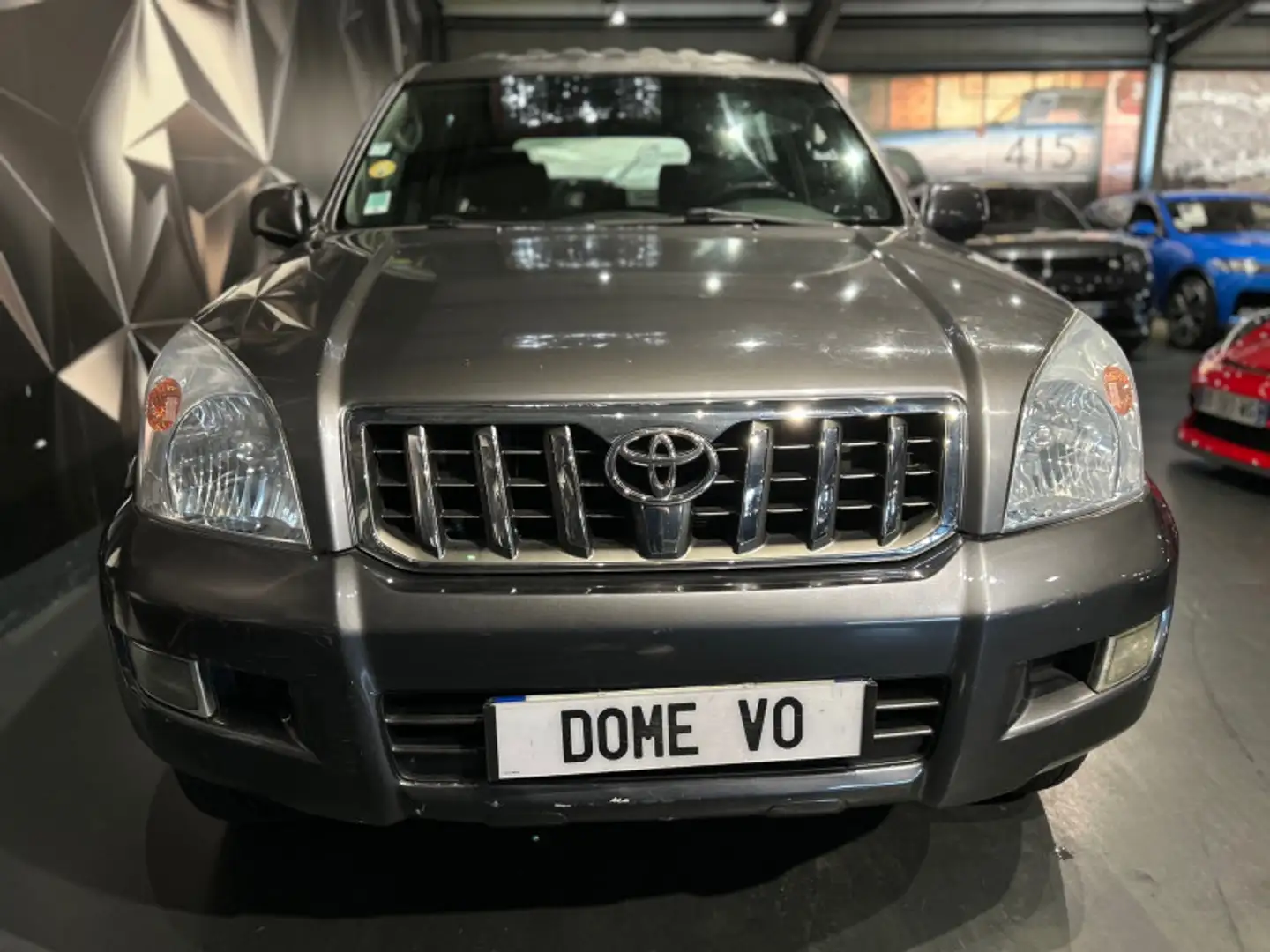 Toyota Land Cruiser 165 D-4D GX BVM6 5P Gris - 2