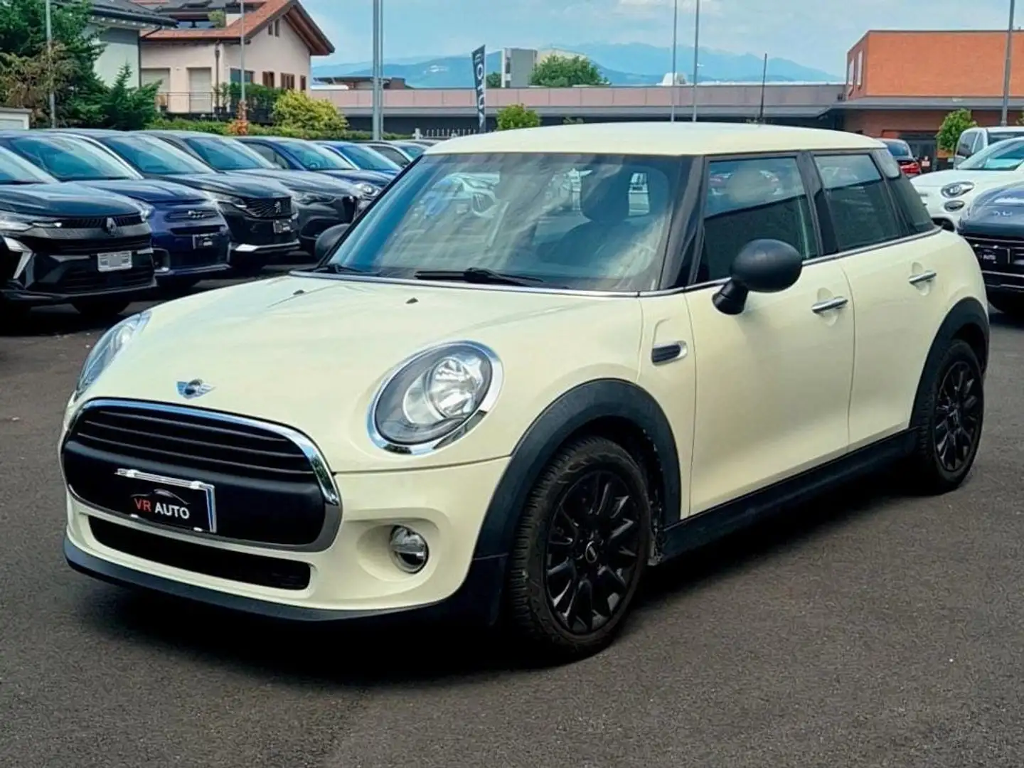 MINI One D Mini IV F55-F56 2014 1.5 5p Wit - 1