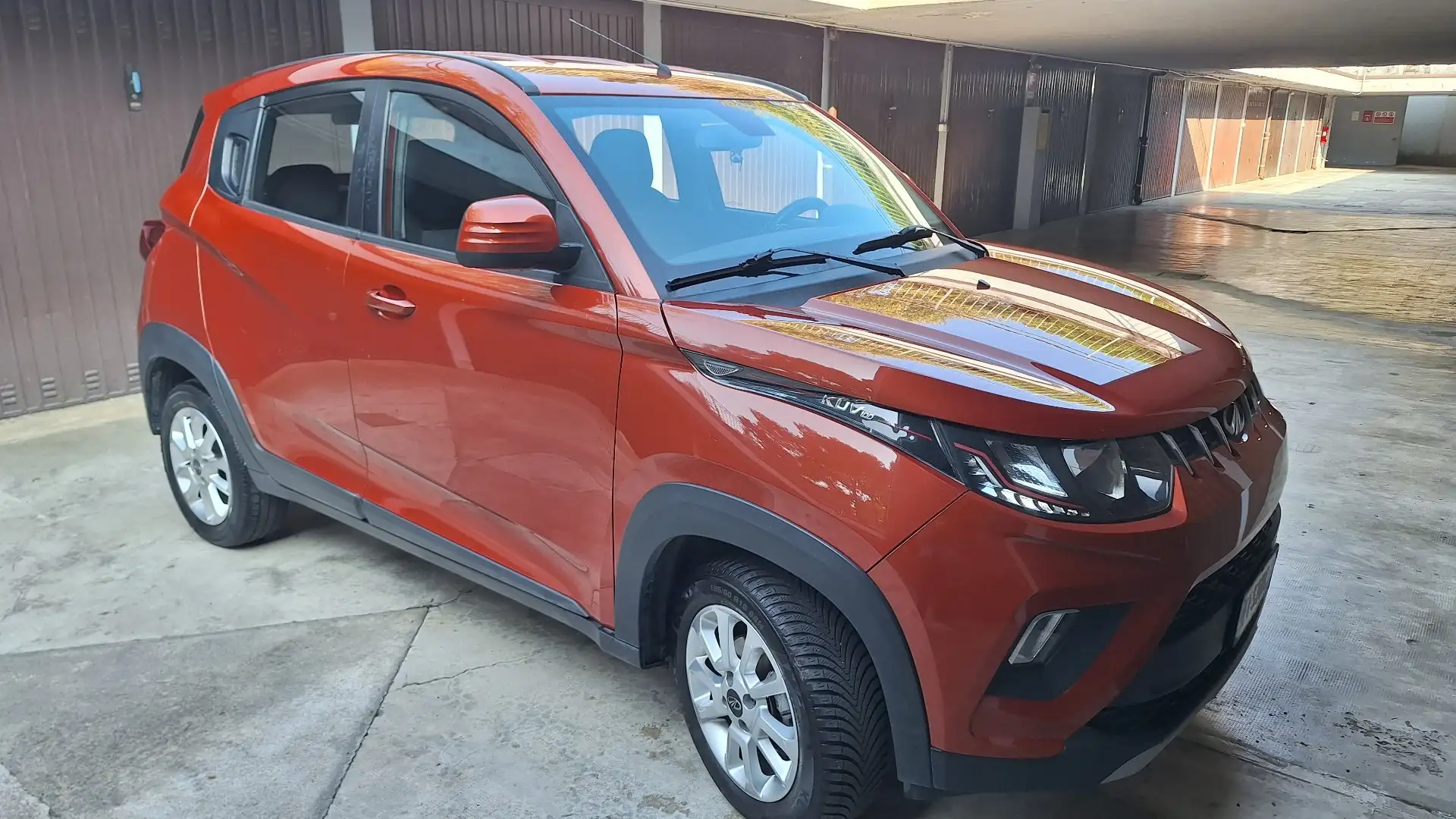 Mahindra KUV100 1.2 K6+ m-bifuel Arancione - 2