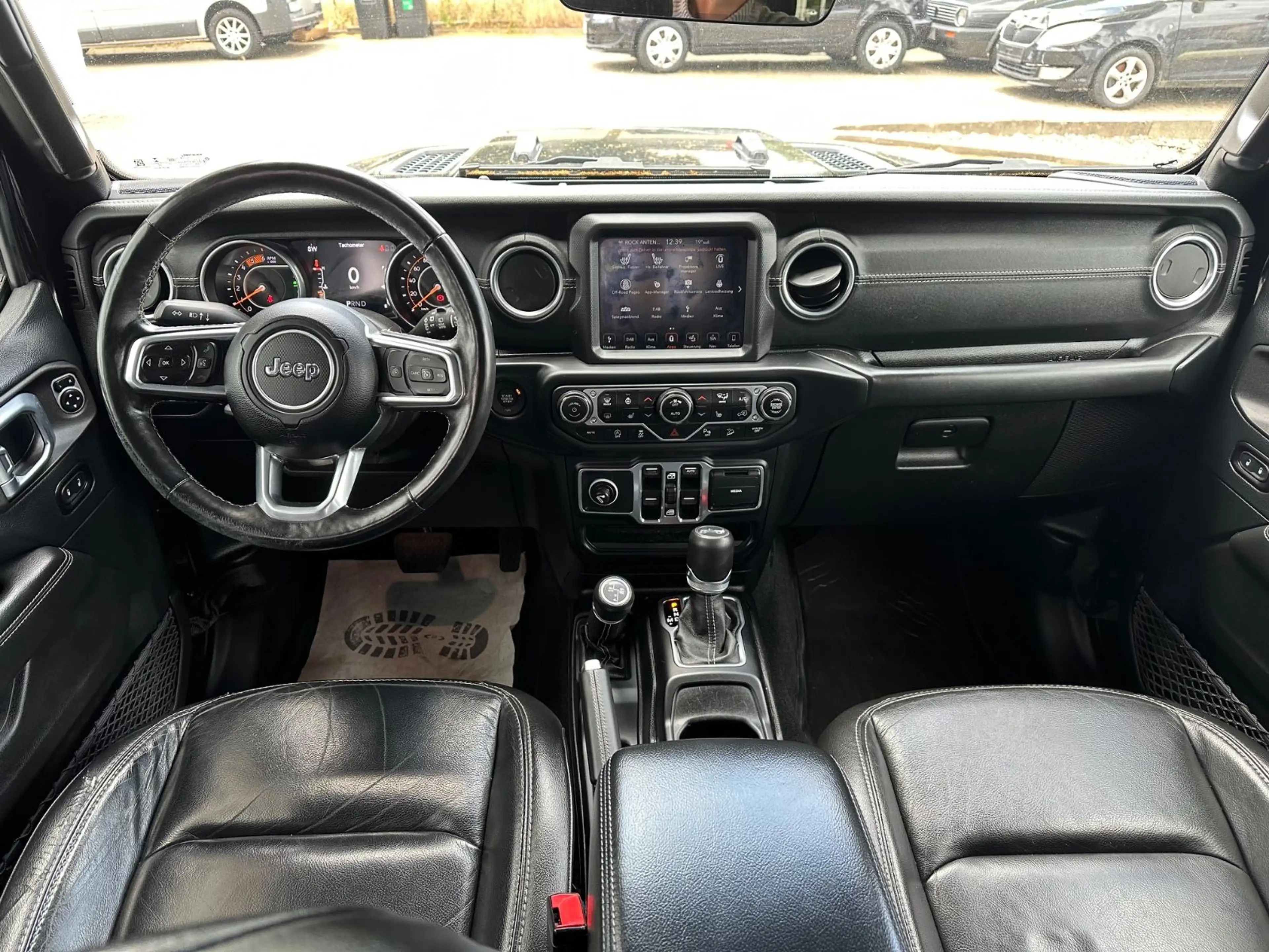 Jeep Wrangler Unlimited Sahara/FALTDACH/LEDER/NAVI/ — photo 12
