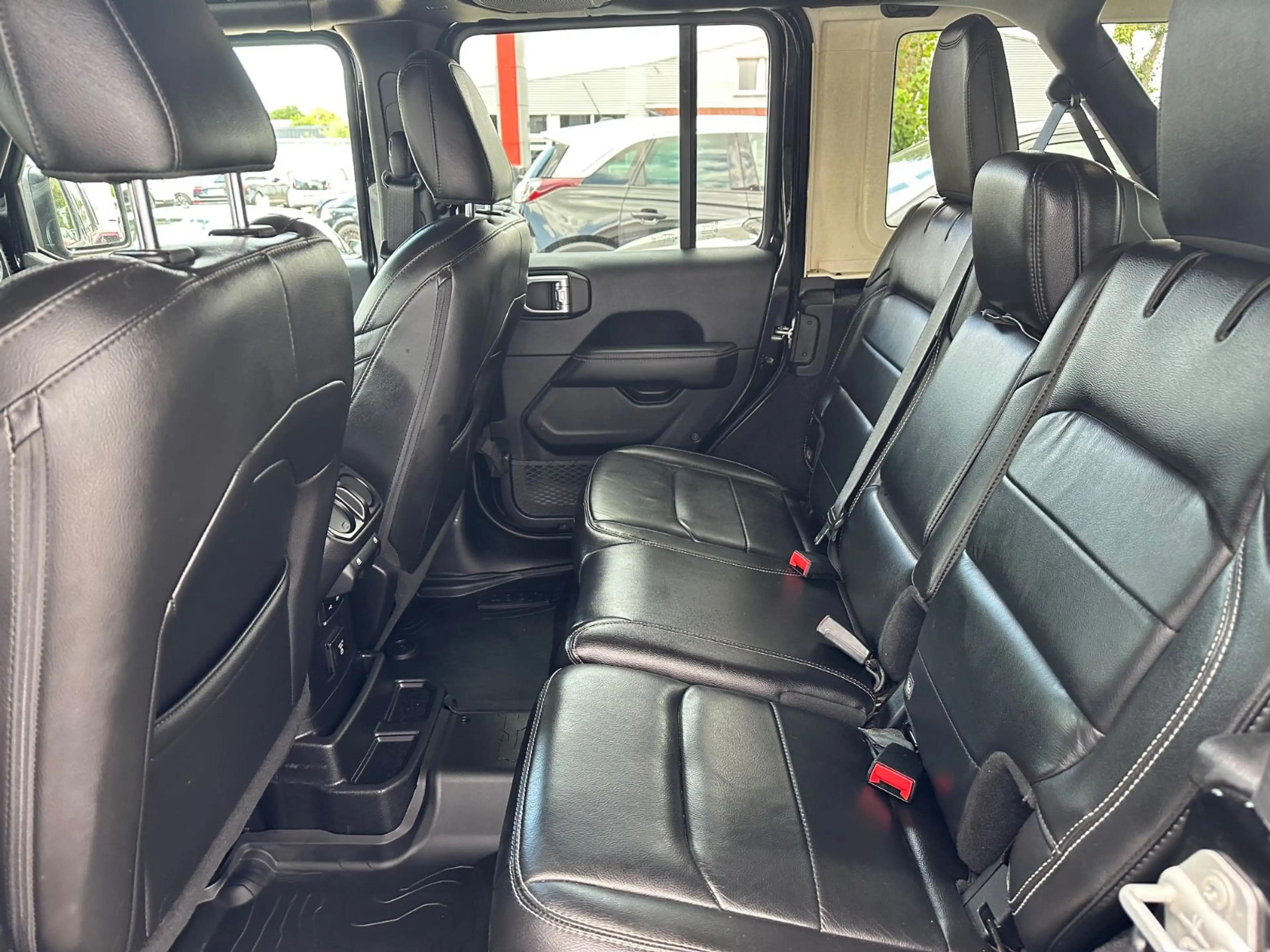 Jeep Wrangler Unlimited Sahara/FALTDACH/LEDER/NAVI/ — photo 11