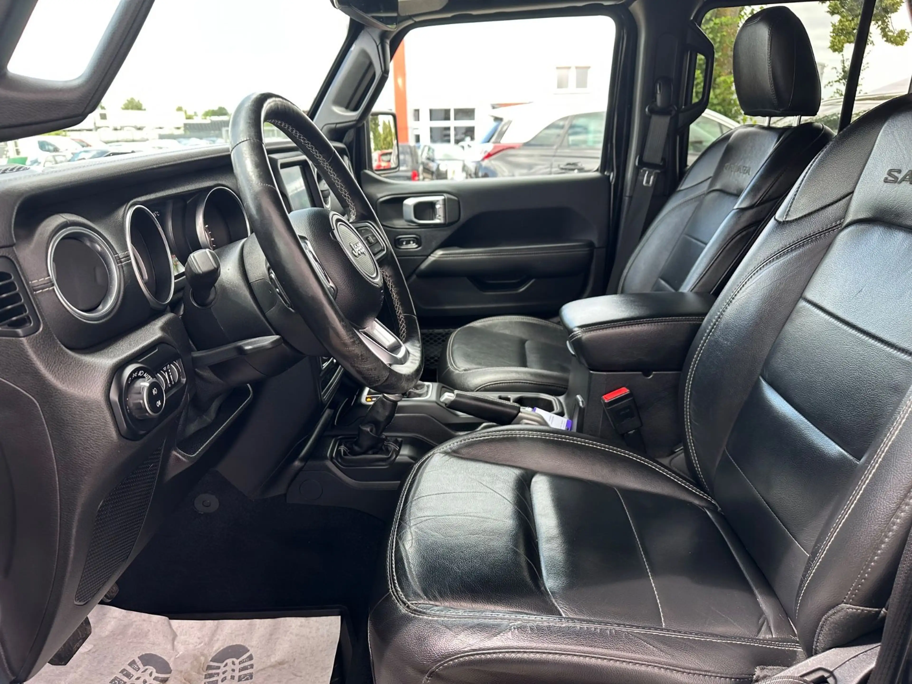 Jeep Wrangler Unlimited Sahara/FALTDACH/LEDER/NAVI/ — photo 10