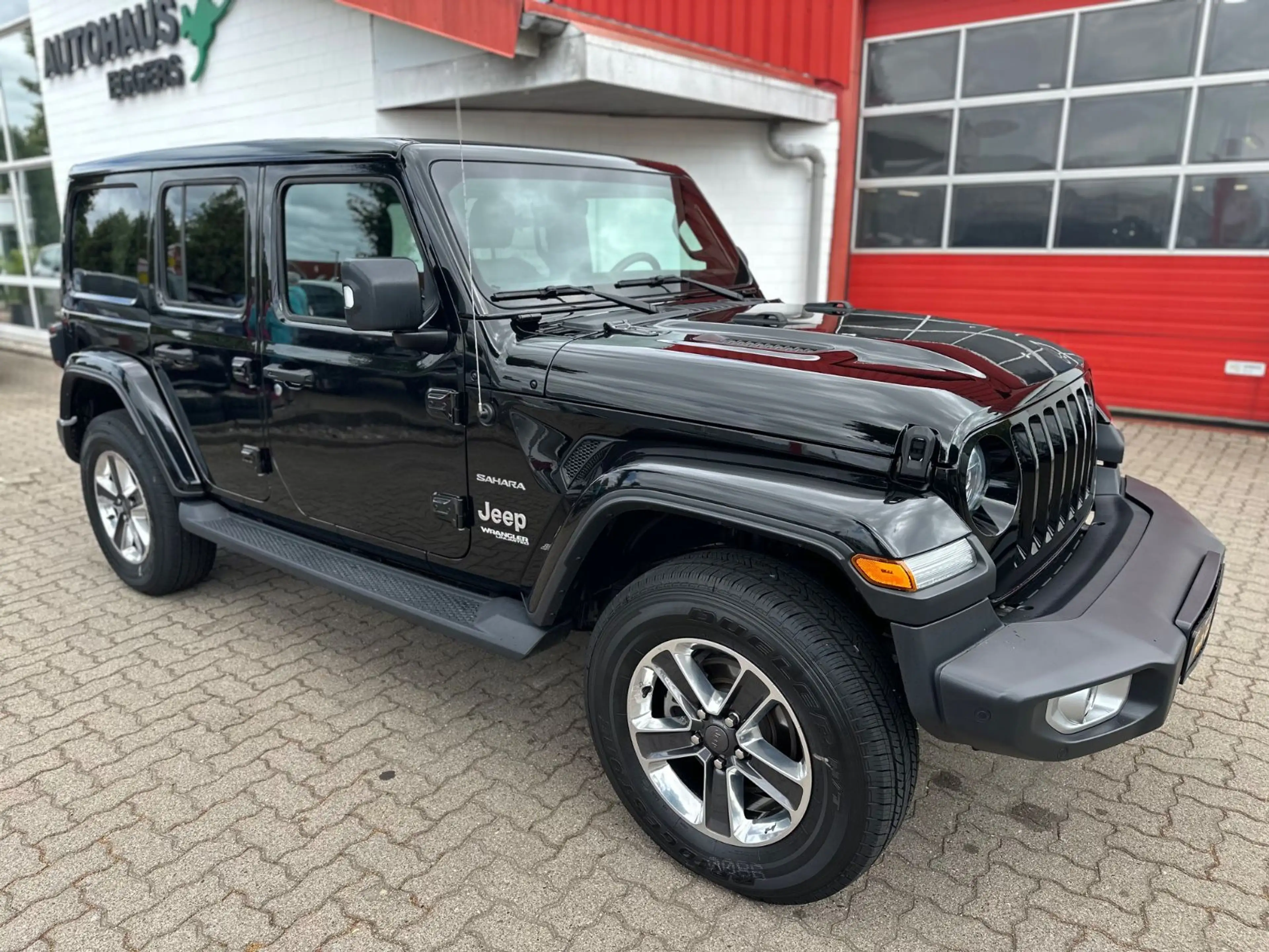Jeep Wrangler Unlimited Sahara/FALTDACH/LEDER/NAVI/ — photo 4