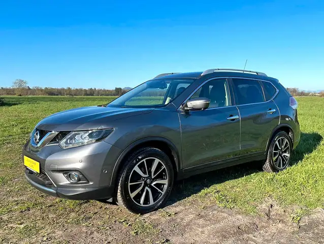 Nissan X-Trail TEKNA / AHK / PANO / LEDER / LED / DAB