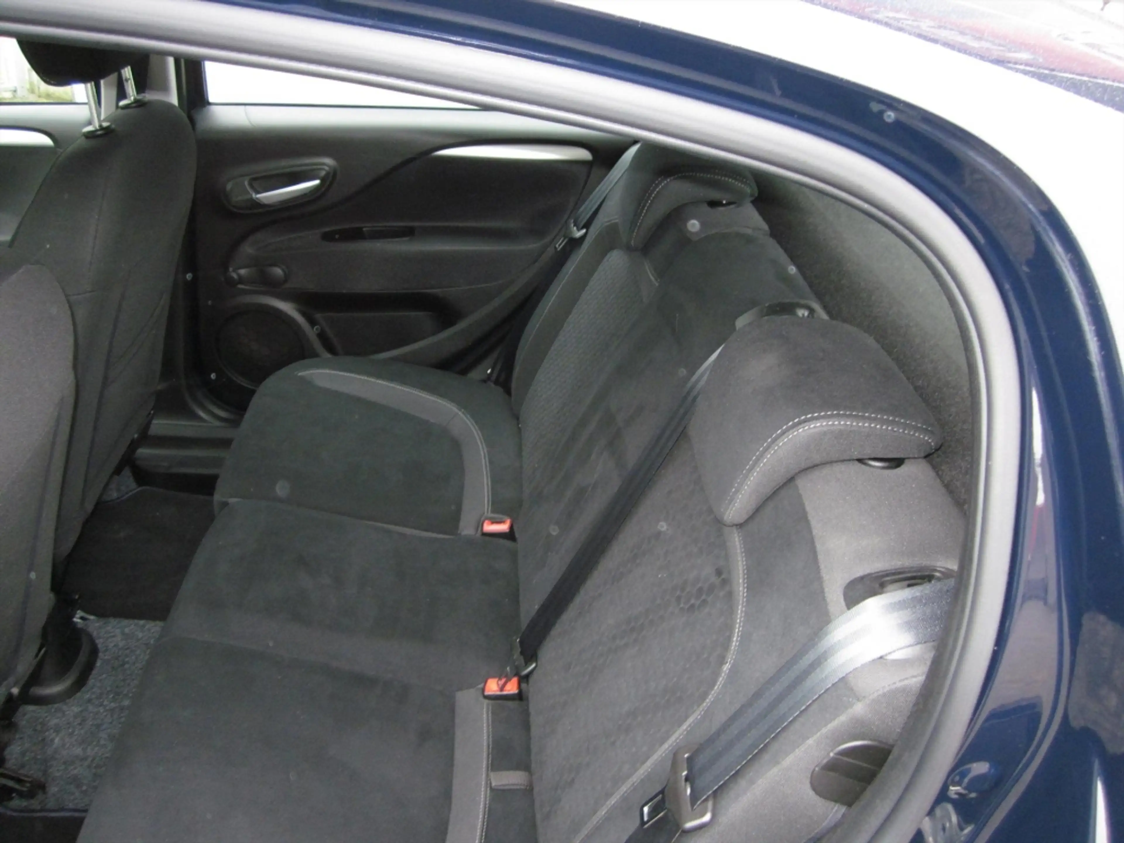 Fiat Punto 0.9 TwinAir Turbo 100pk 5d Lounge — photo 5
