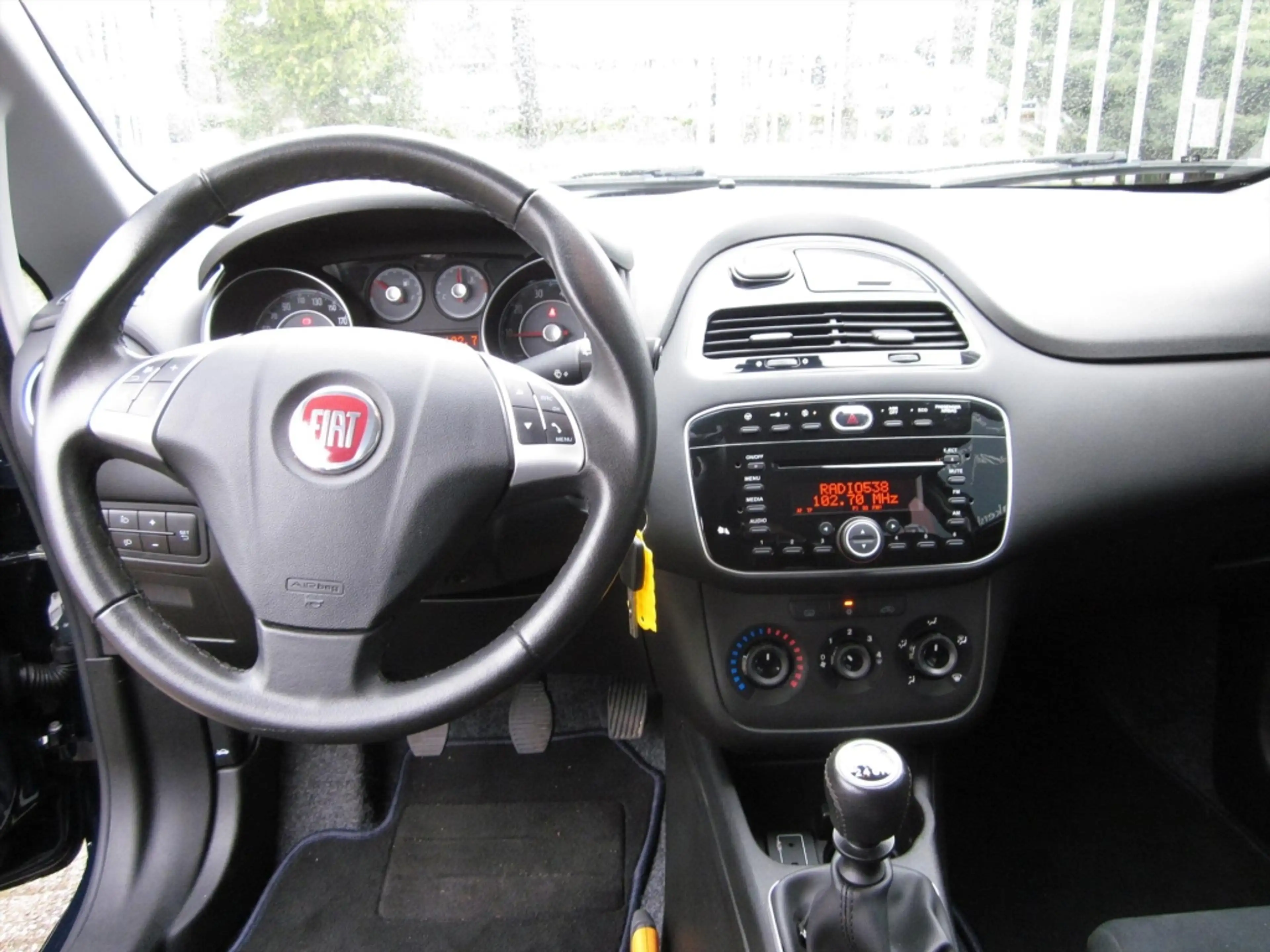 Fiat Punto 0.9 TwinAir Turbo 100pk 5d Lounge — photo 7