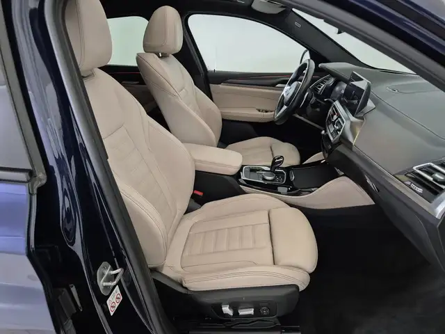 BMW X4 view 11