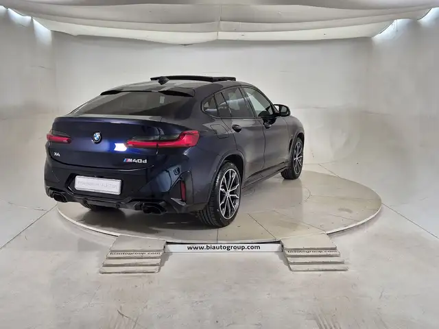 BMW X4 view 5