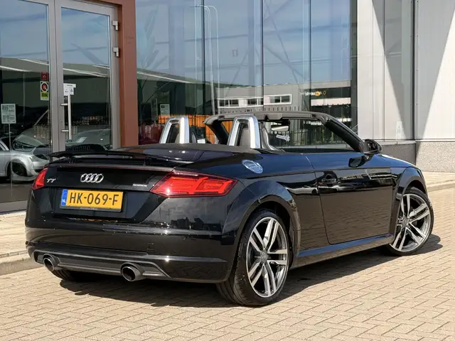 Audi TT view 15