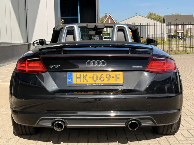 Audi TT view 18